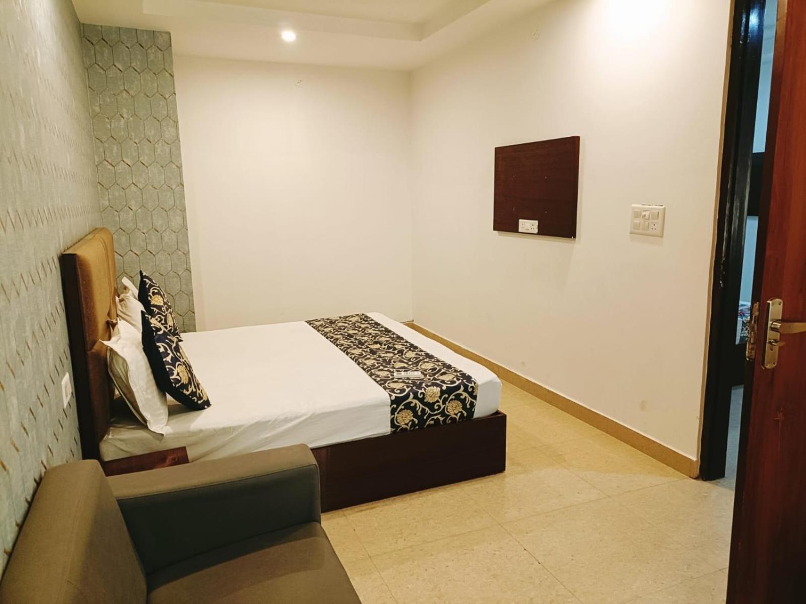 Ambs Plaza Near Igi Airport Delhi