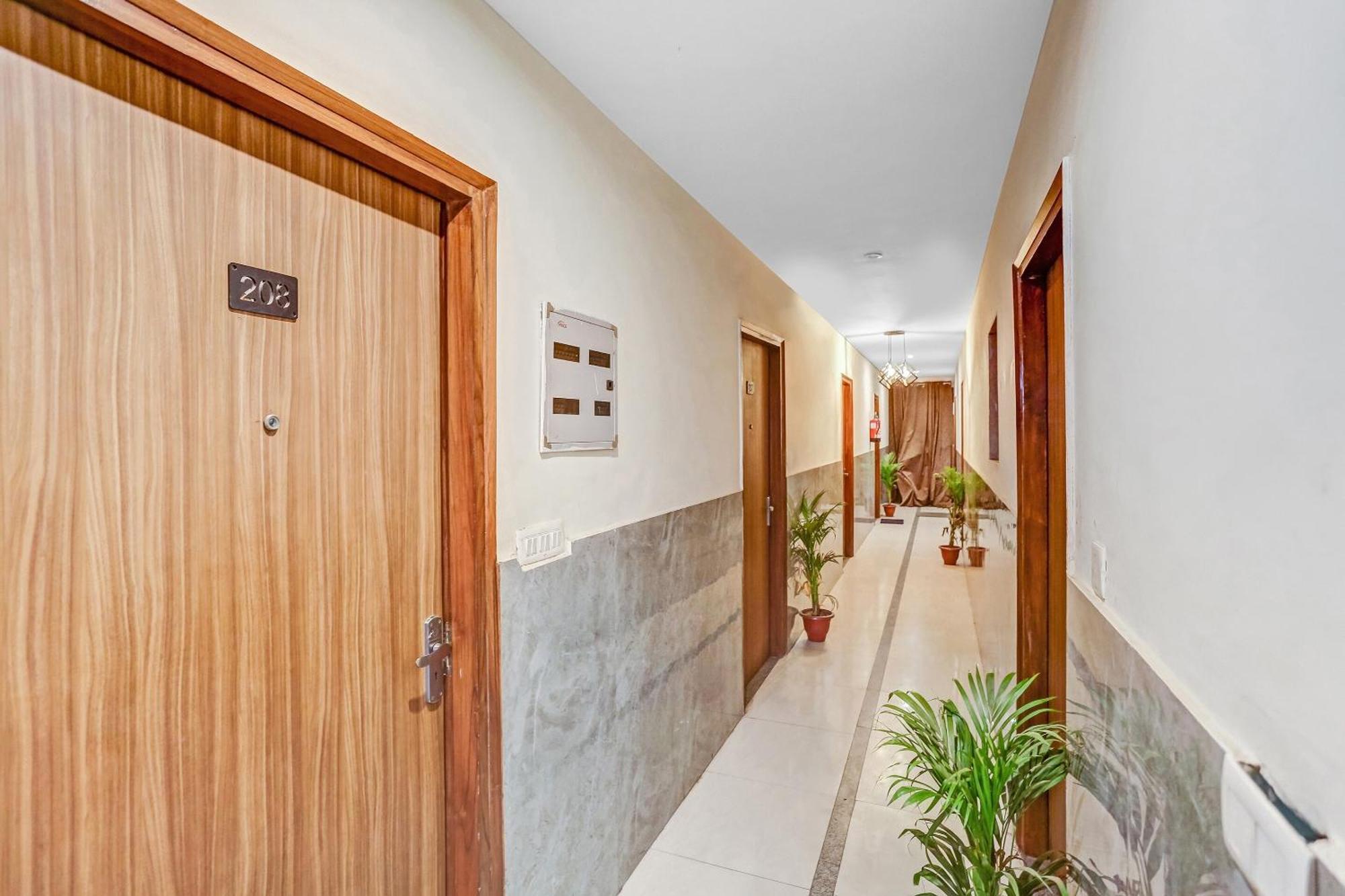 Hotel Collection O Silver Palace 3*