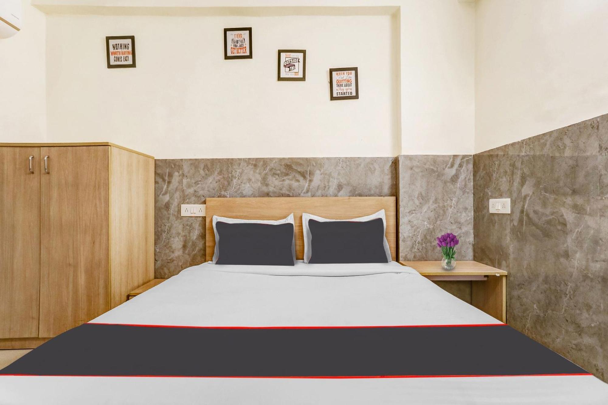 Collection O Silver Palace 3* New Delhi