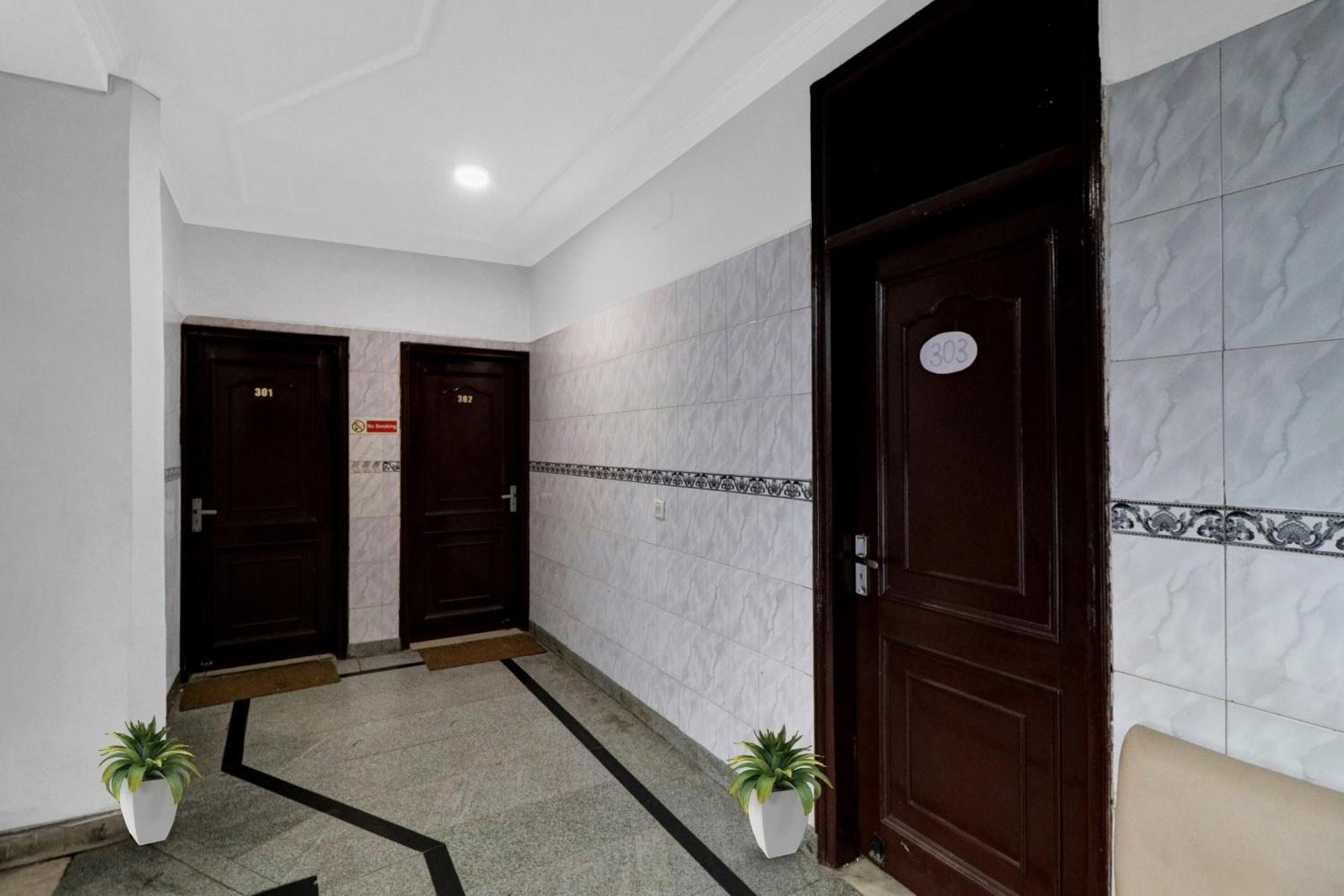O Rs Hotel New Delhi