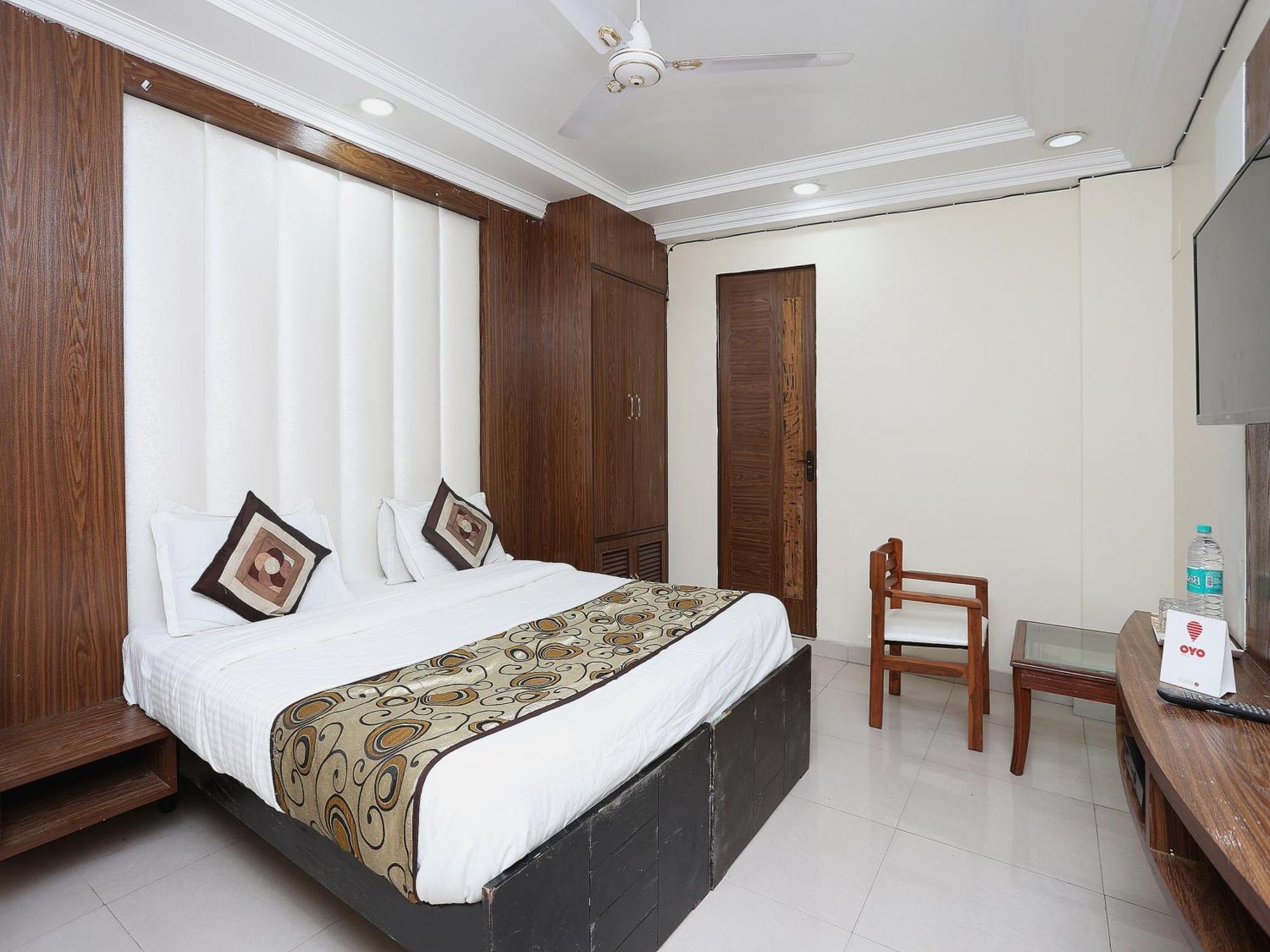 Hotel Oyo Flagship F Five