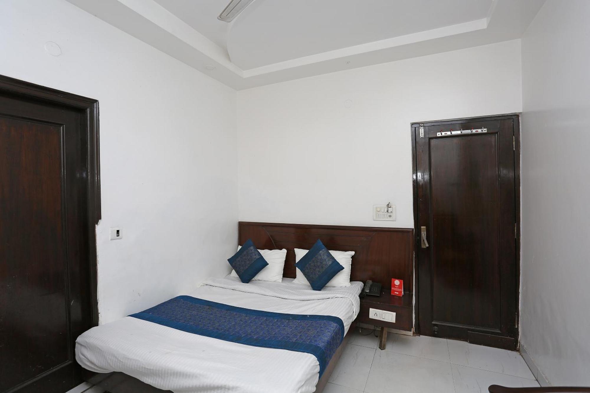 Hotel O Rachna Tourist 3*