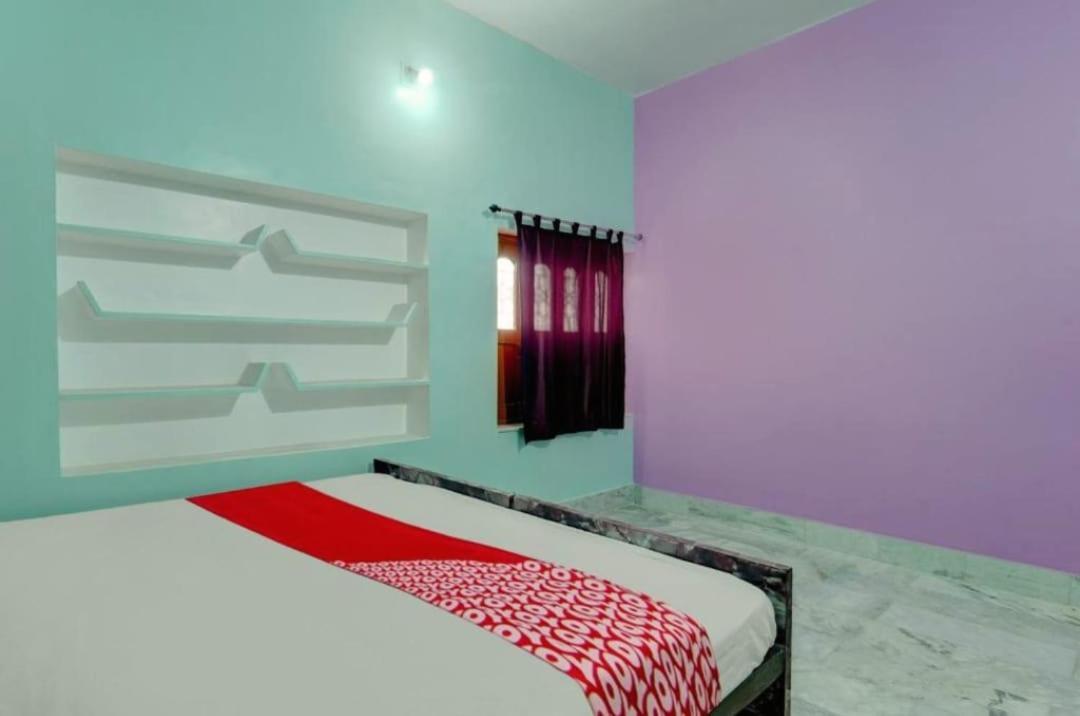 Raja Guest House- Railway Station Guest house New Delhi