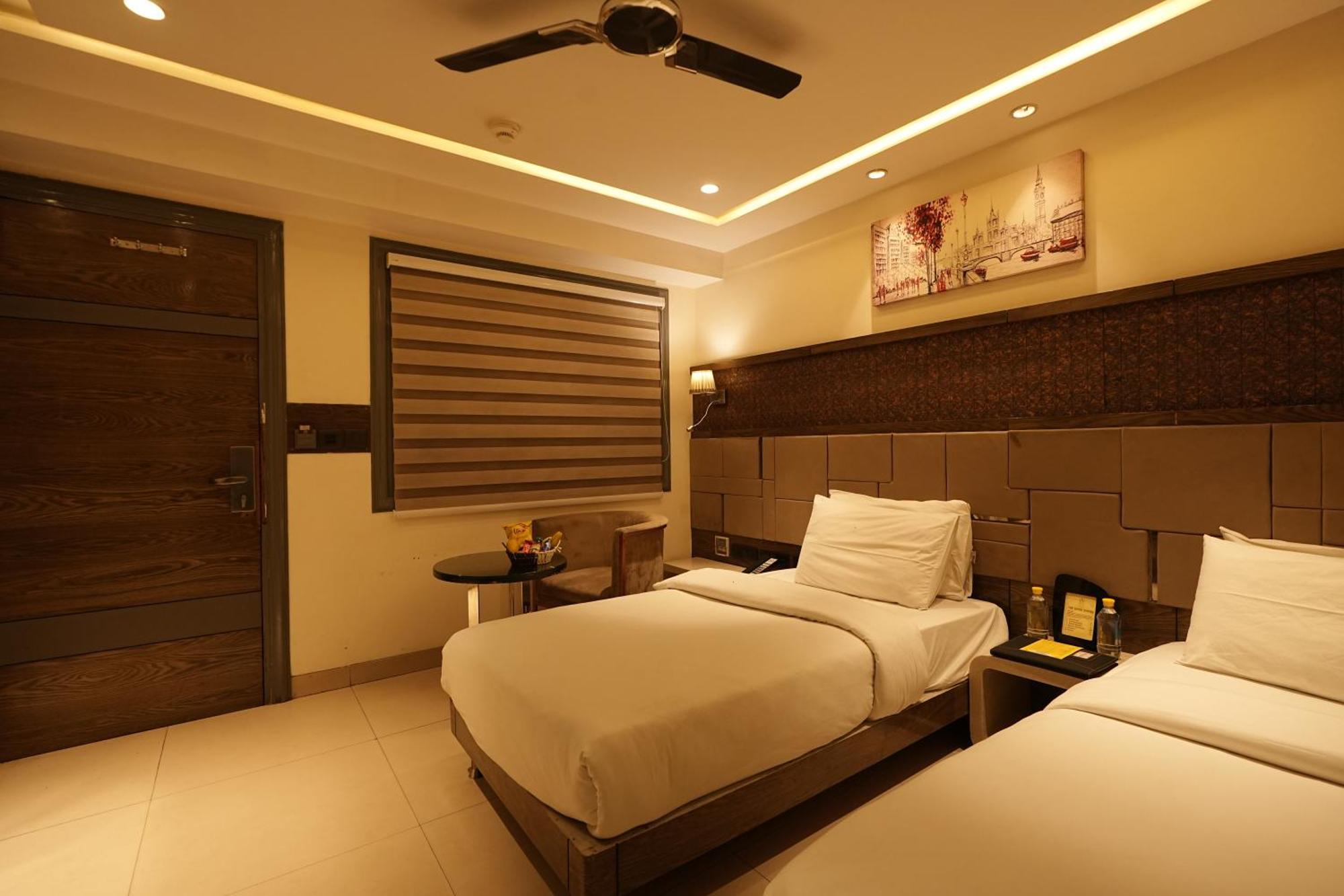 Hotel Empire Suites, 4*