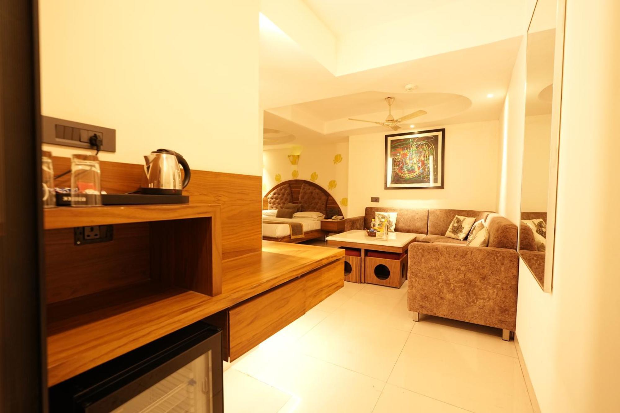 Empire Suites, Hotel 4*