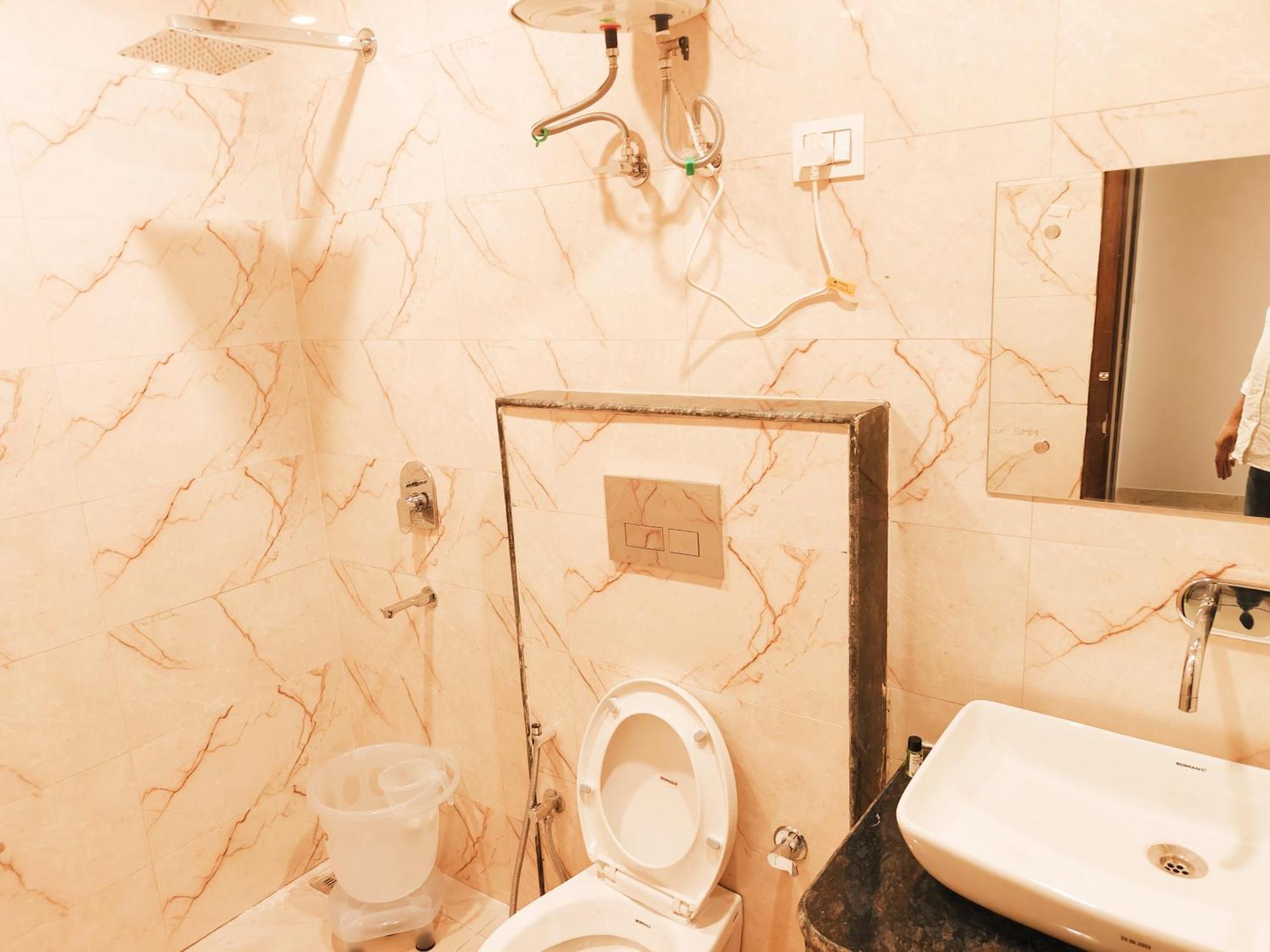 Hotel Tela Near Igi Airport Delhi 4*