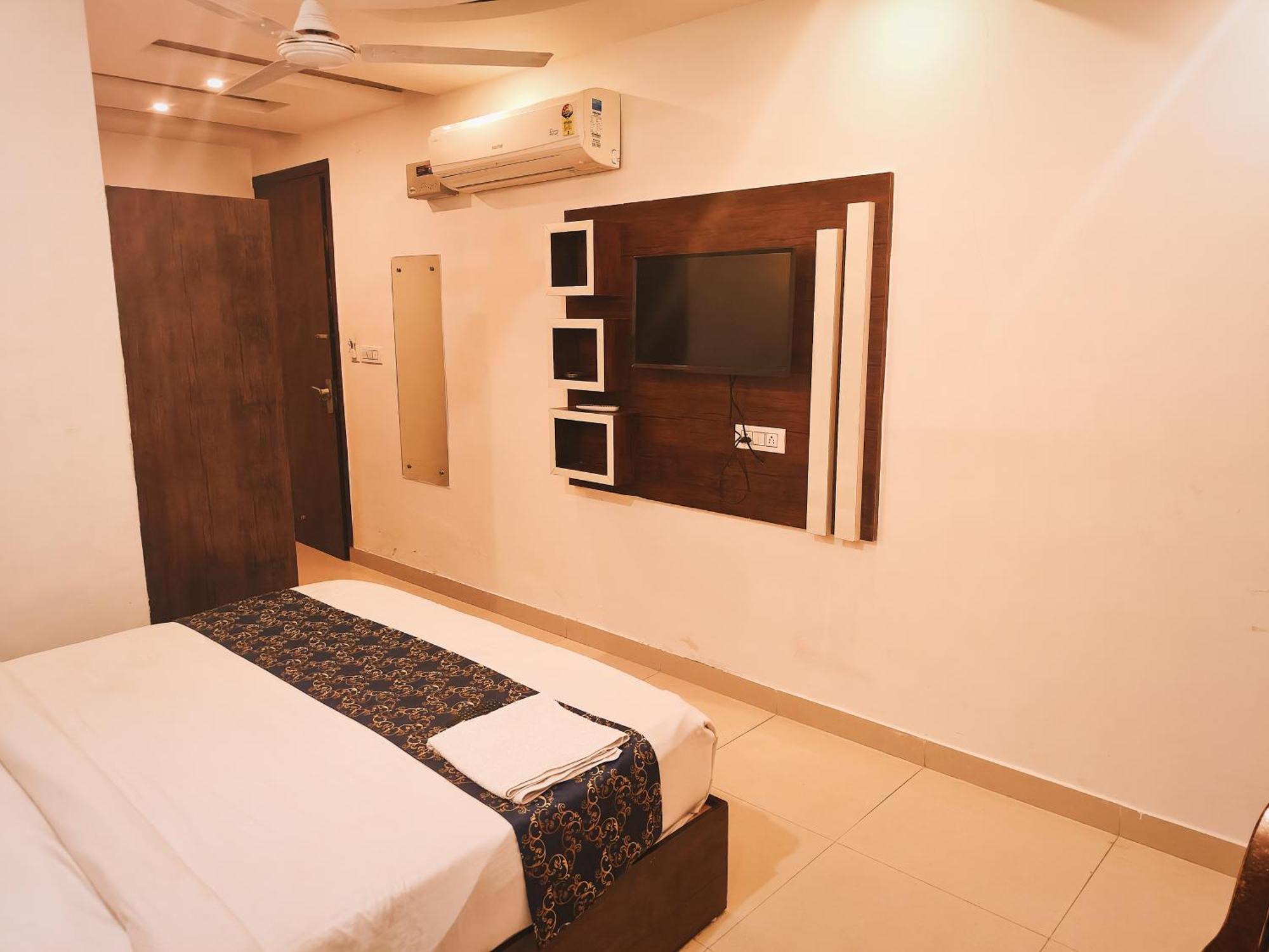 Tela Near Igi Airport Delhi 4* Nova Deli