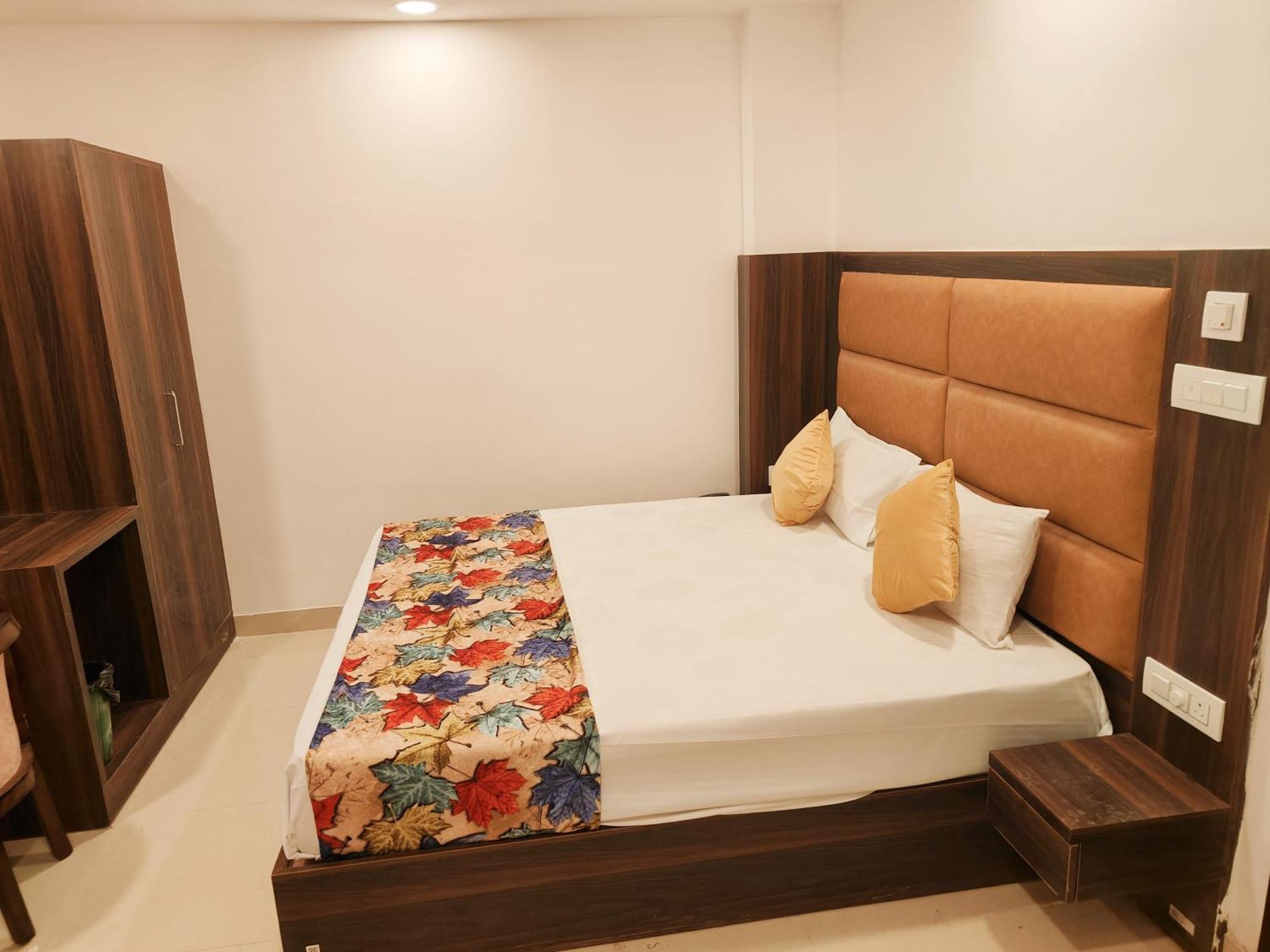 Tela Near Igi Airport Delhi Hotel