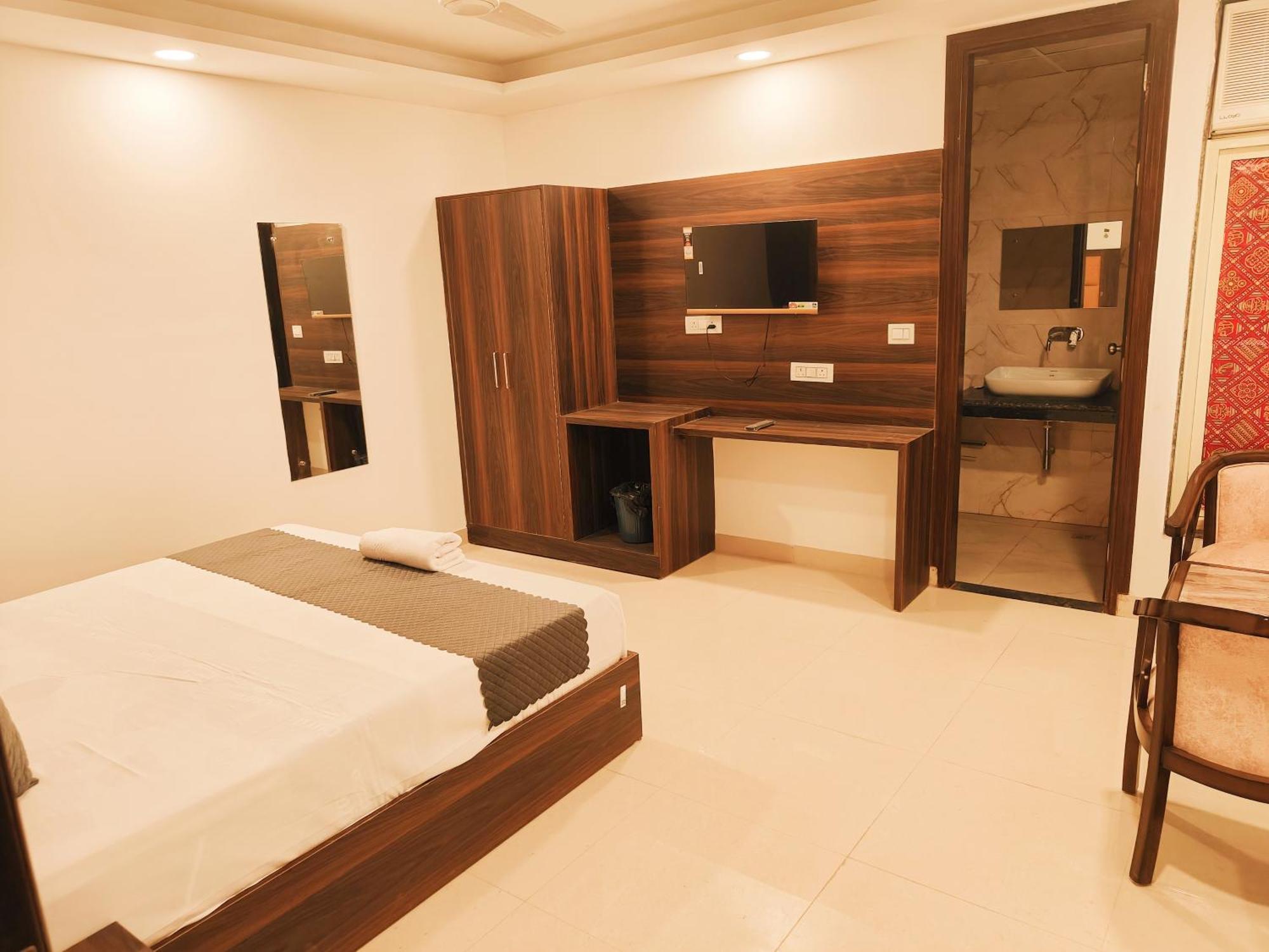 Hotel Tela Near Igi Airport Delhi Nova Deli