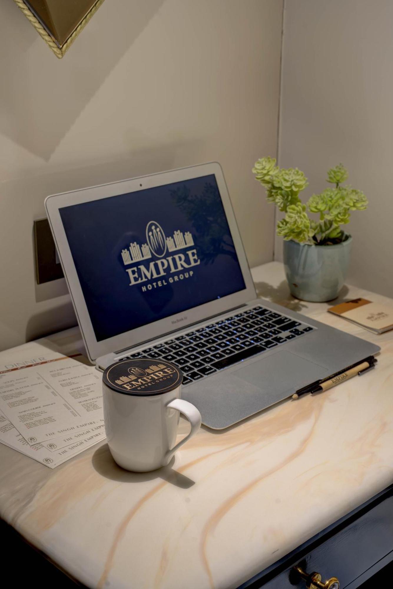 Hotel Empire Suites,