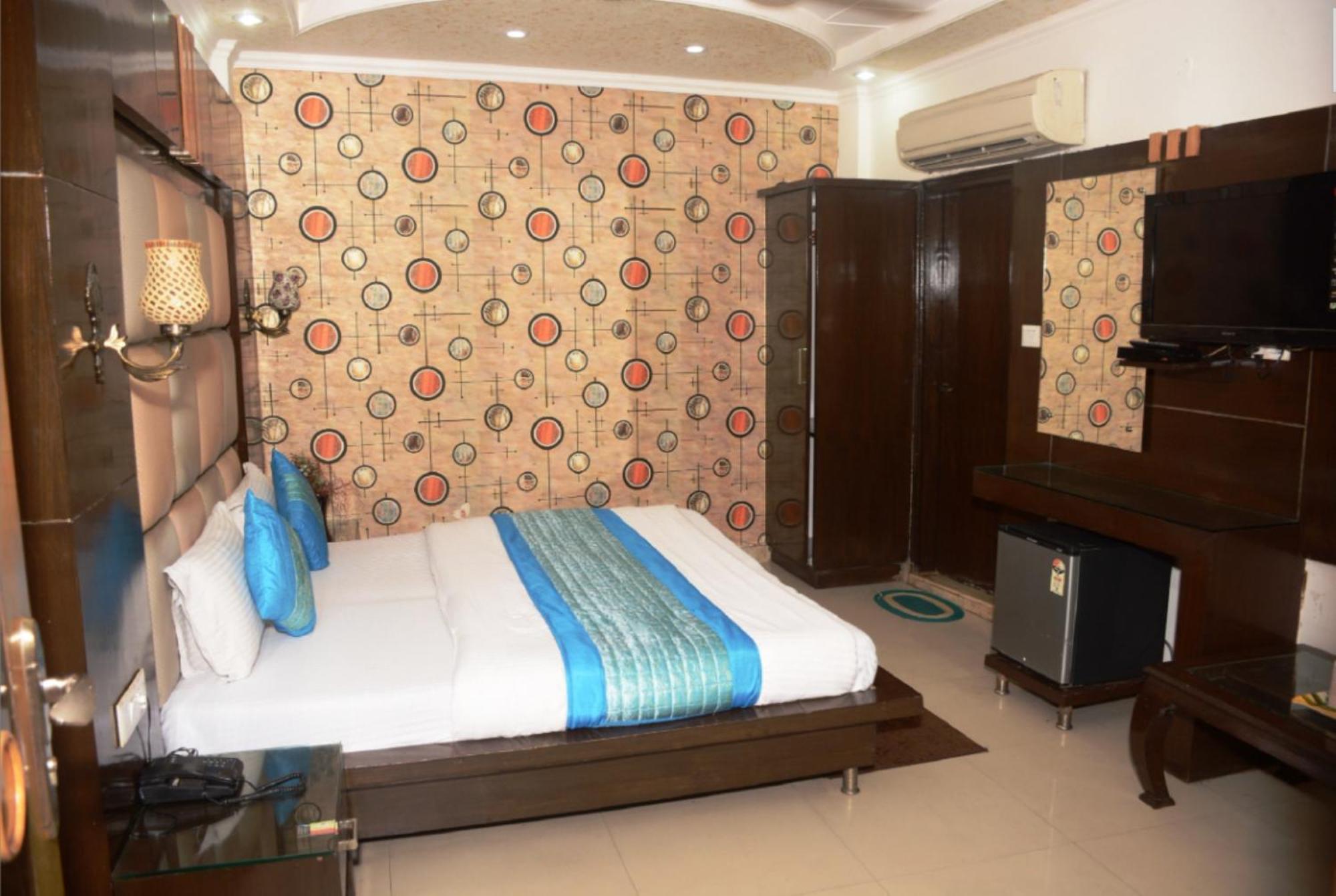 Capital O 6408 Delhi Heart 3* New Delhi