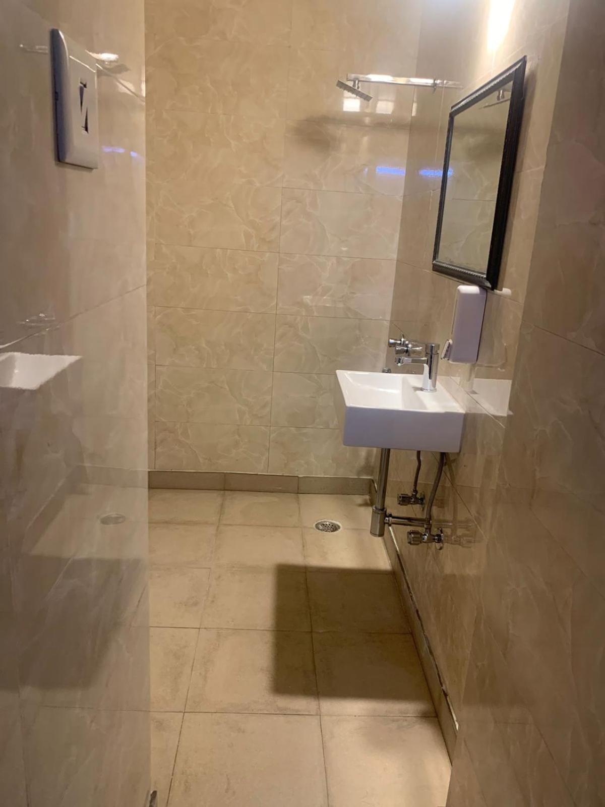 Hotel Ashu *