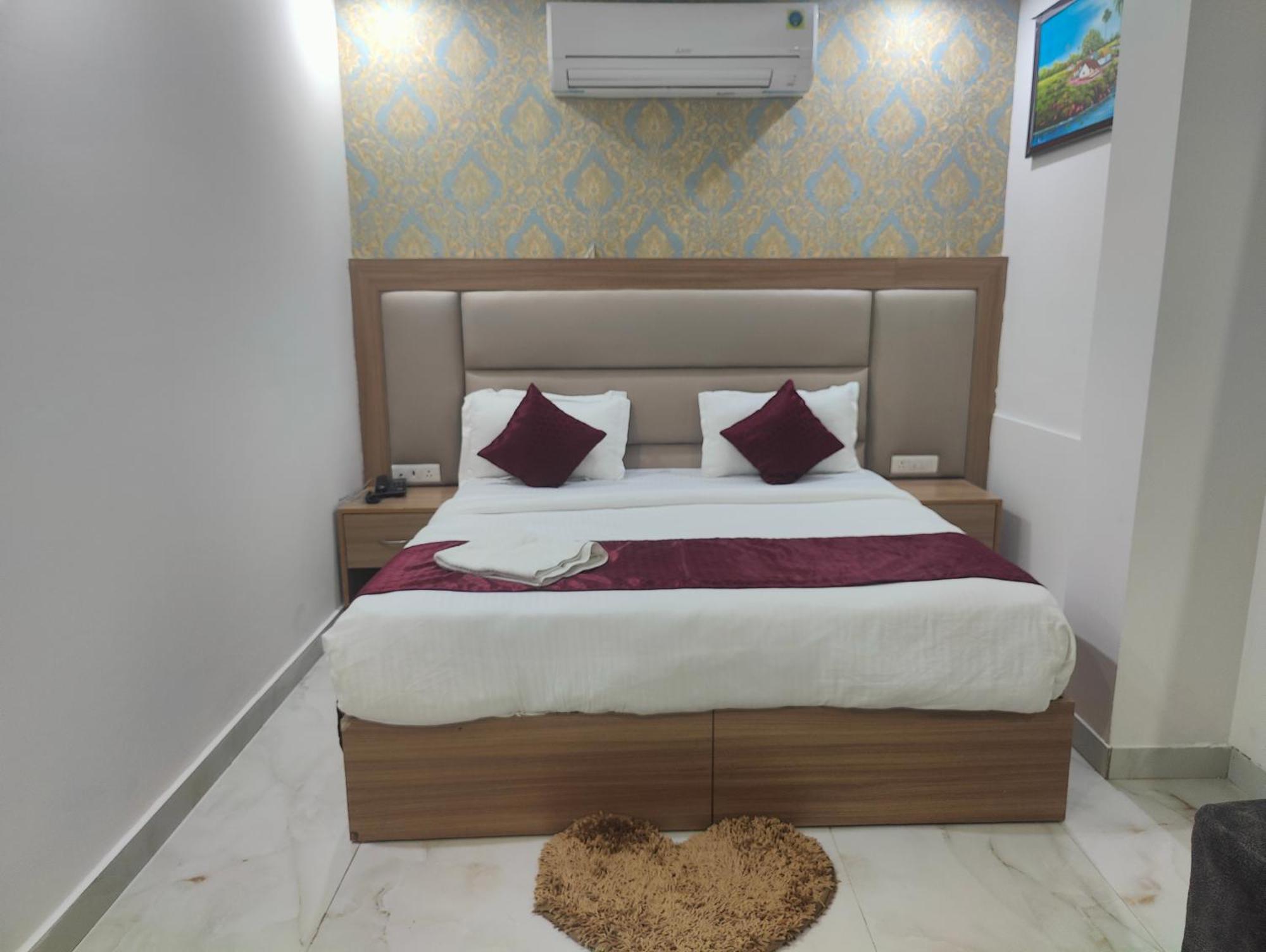 Acomodação com café da manhã  Decent Suites Inn- Mahipalpur, Delhi Airport, Aerocity