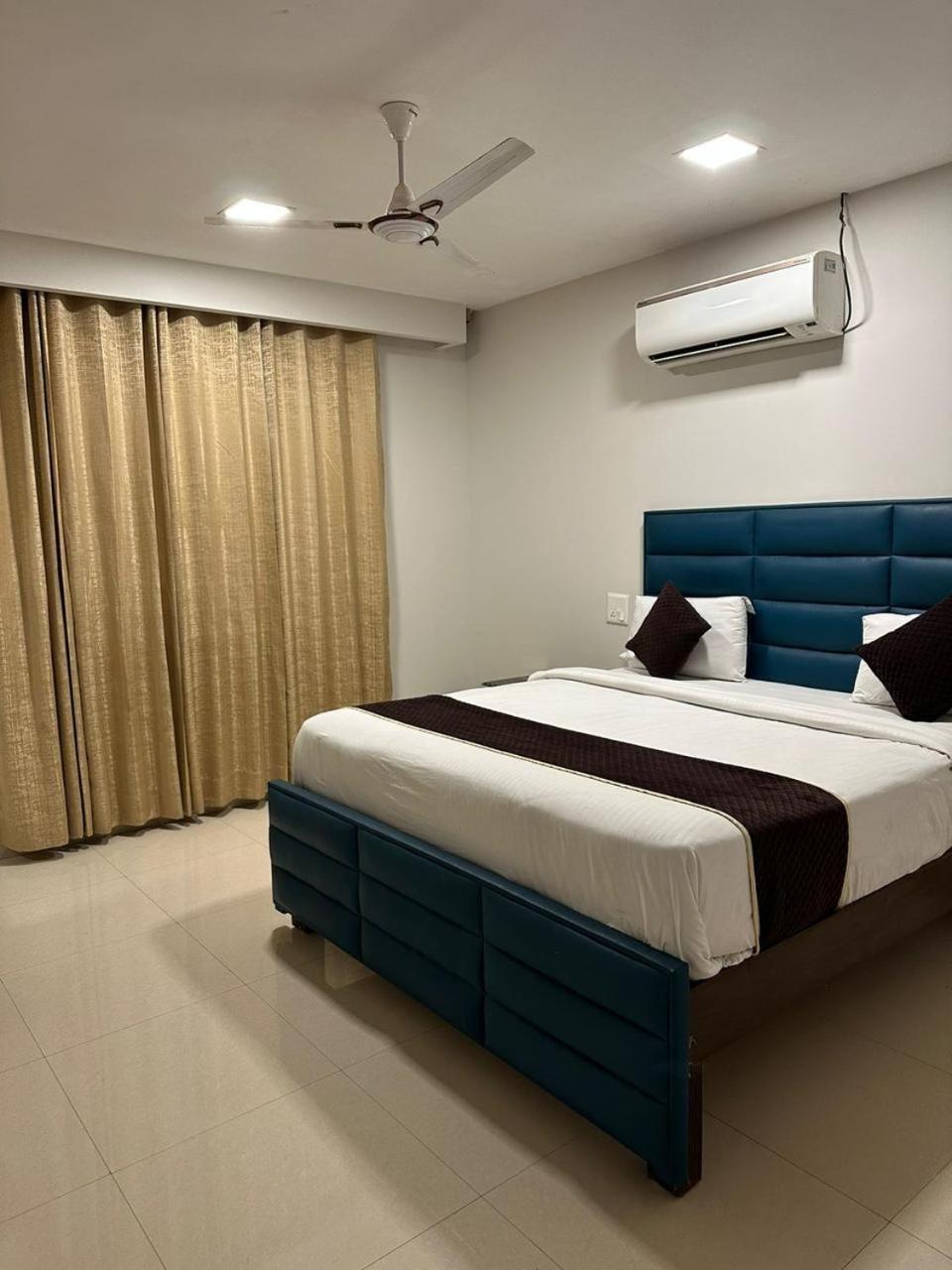 Hotel T Palace Mahipalpur