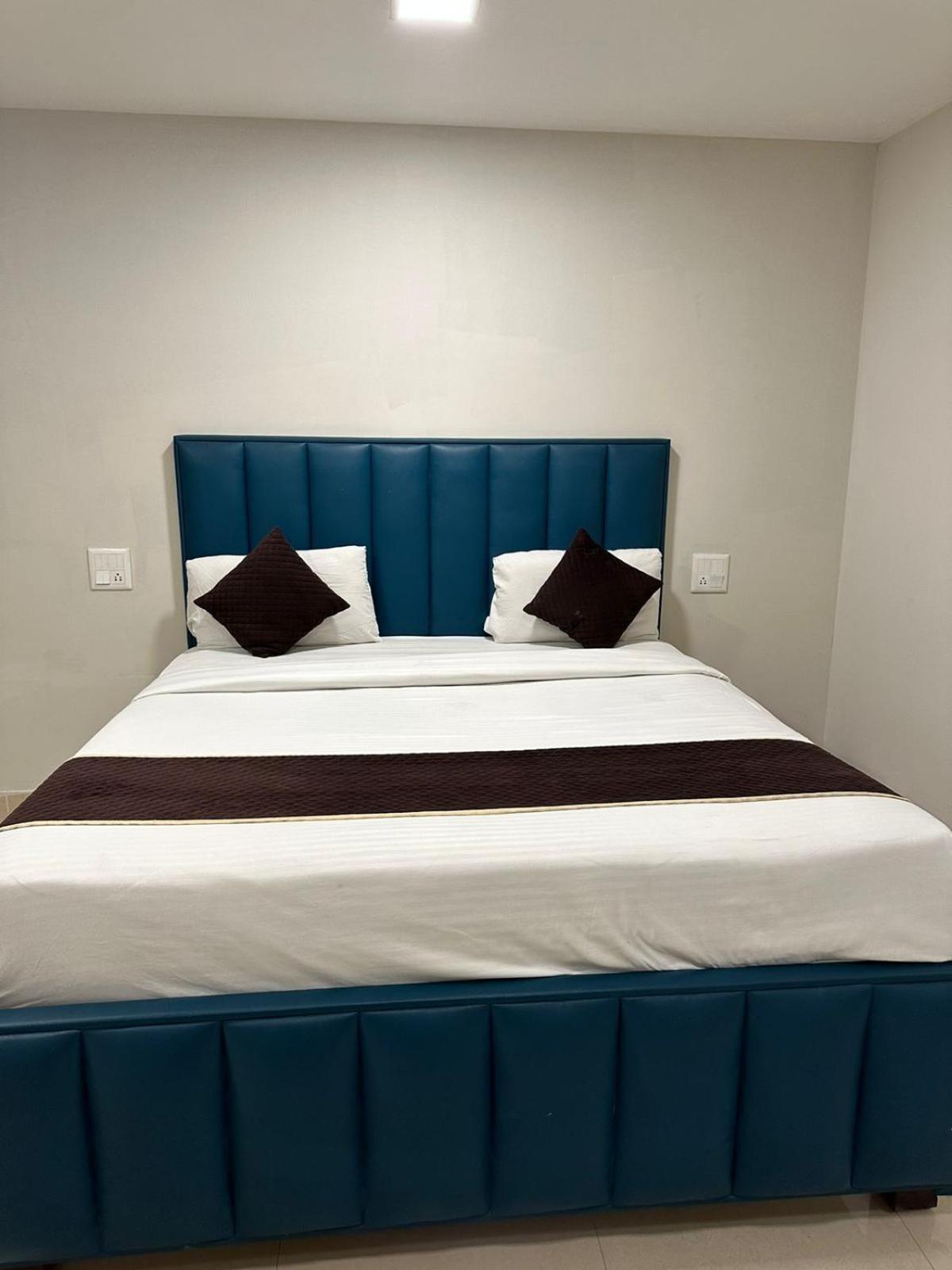 Hotel T Palace Mahipalpur