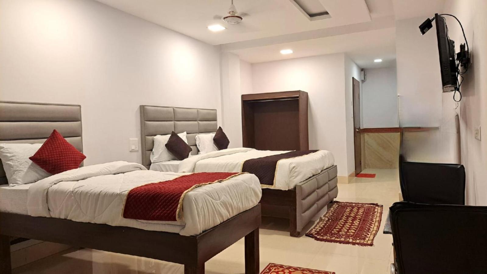 Hotel T Palace Mahipalpur 3*