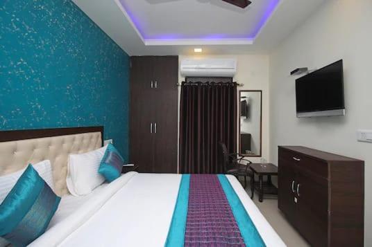 Hotel T Palace Mahipalpur