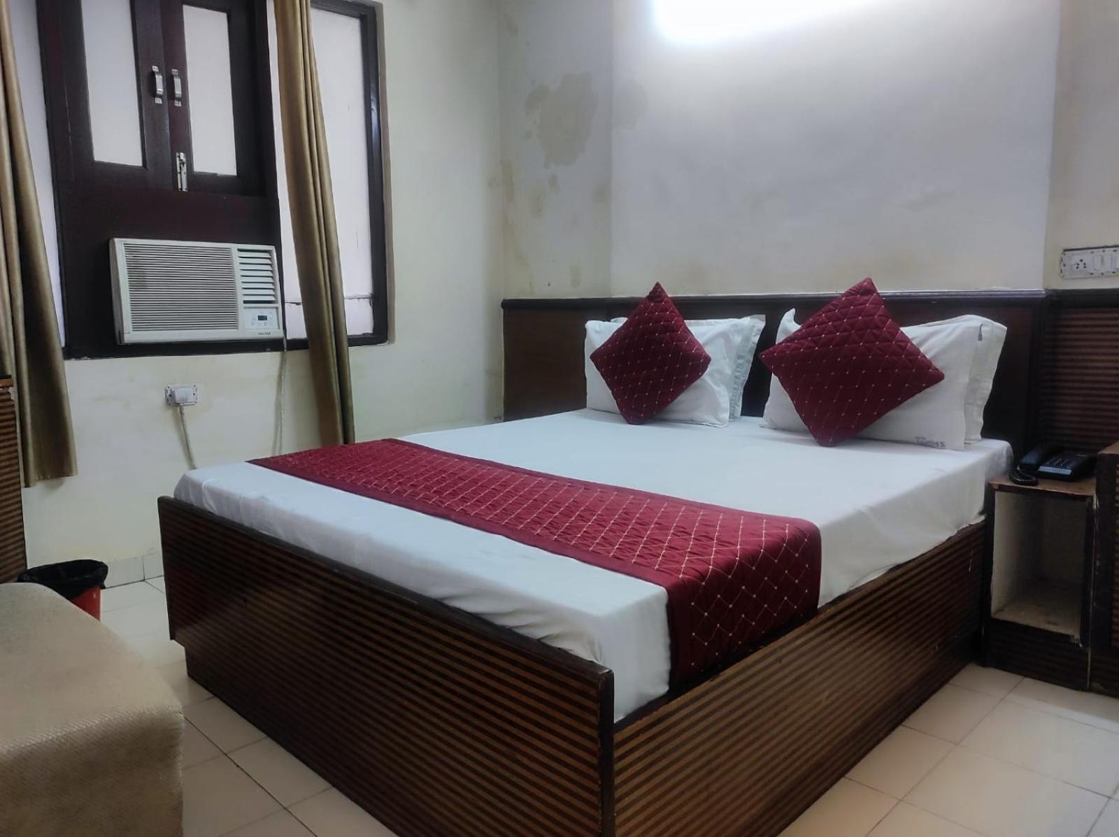 Hotel Hans Railway Station *