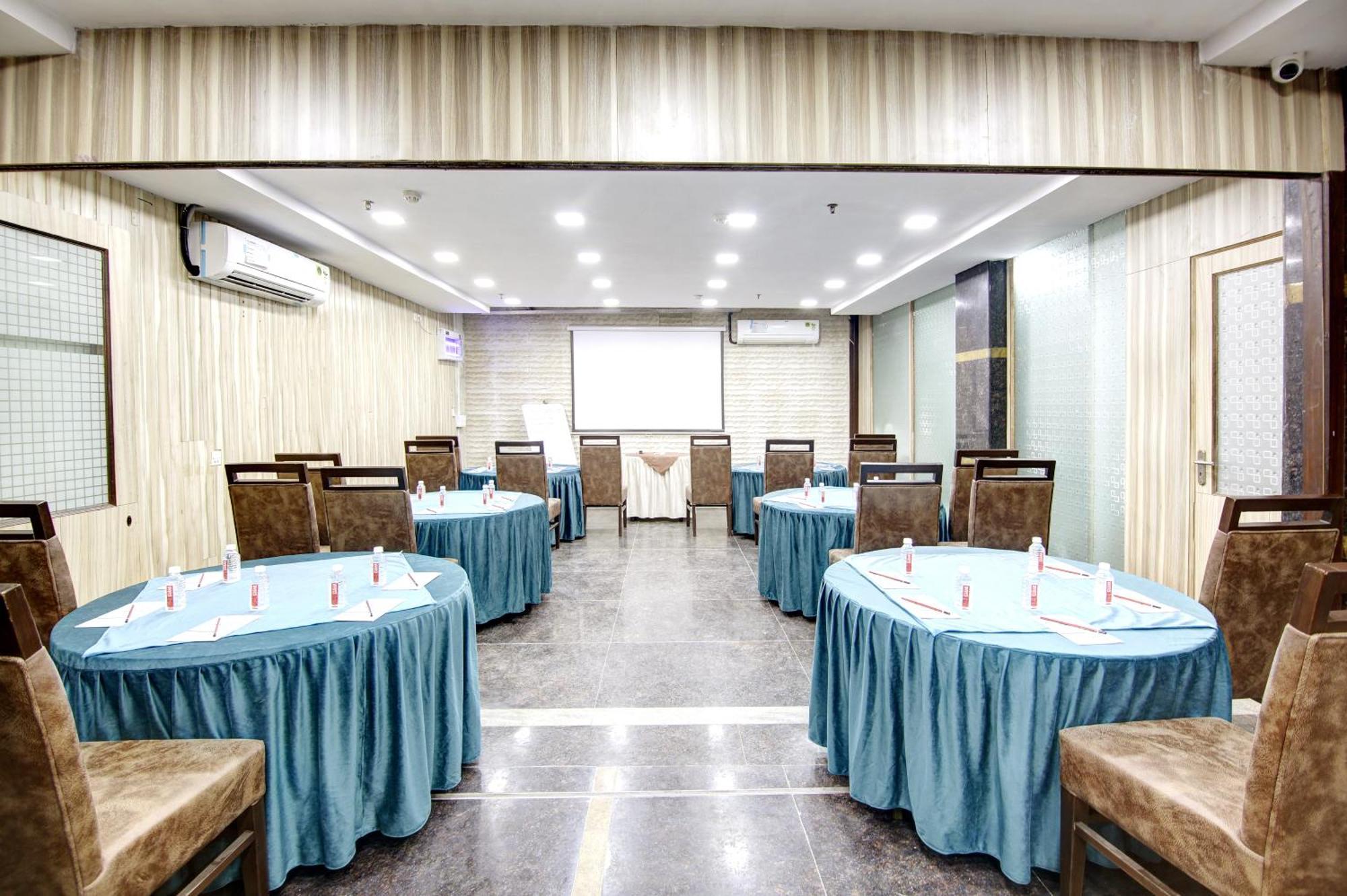 Persona International Karol Bagh Hotel