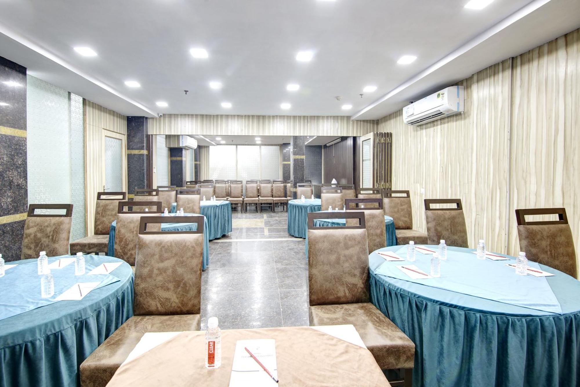 Persona International Karol Bagh Hotel 3*