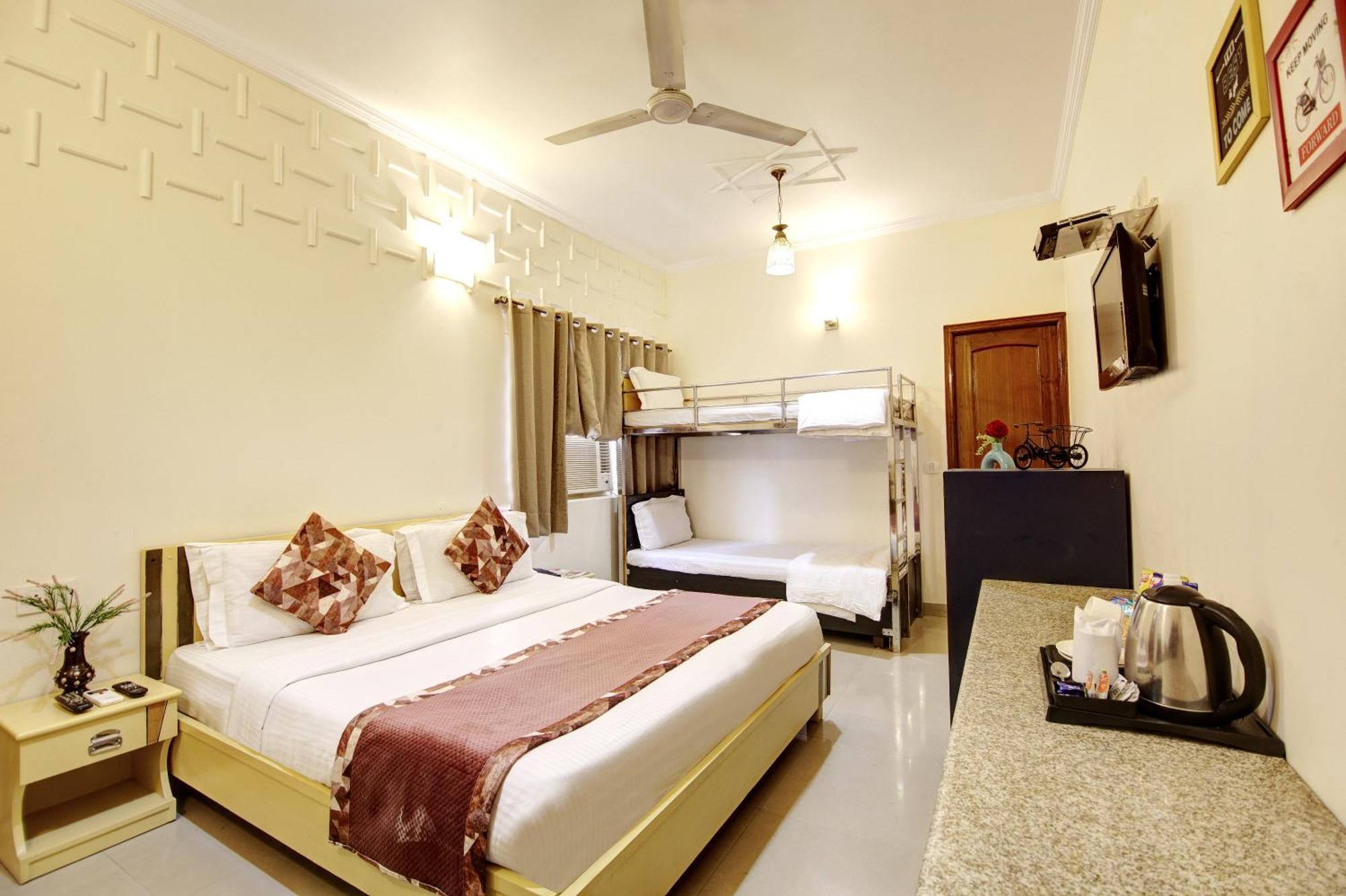 Hotel Persona International Karol Bagh 3*