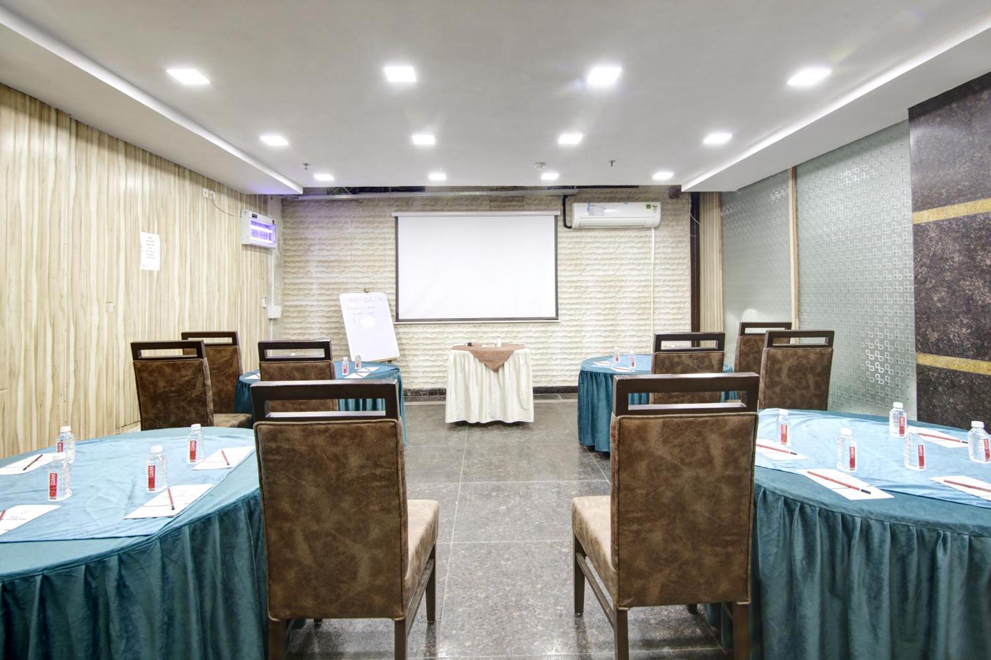 Persona International Karol Bagh Hotel