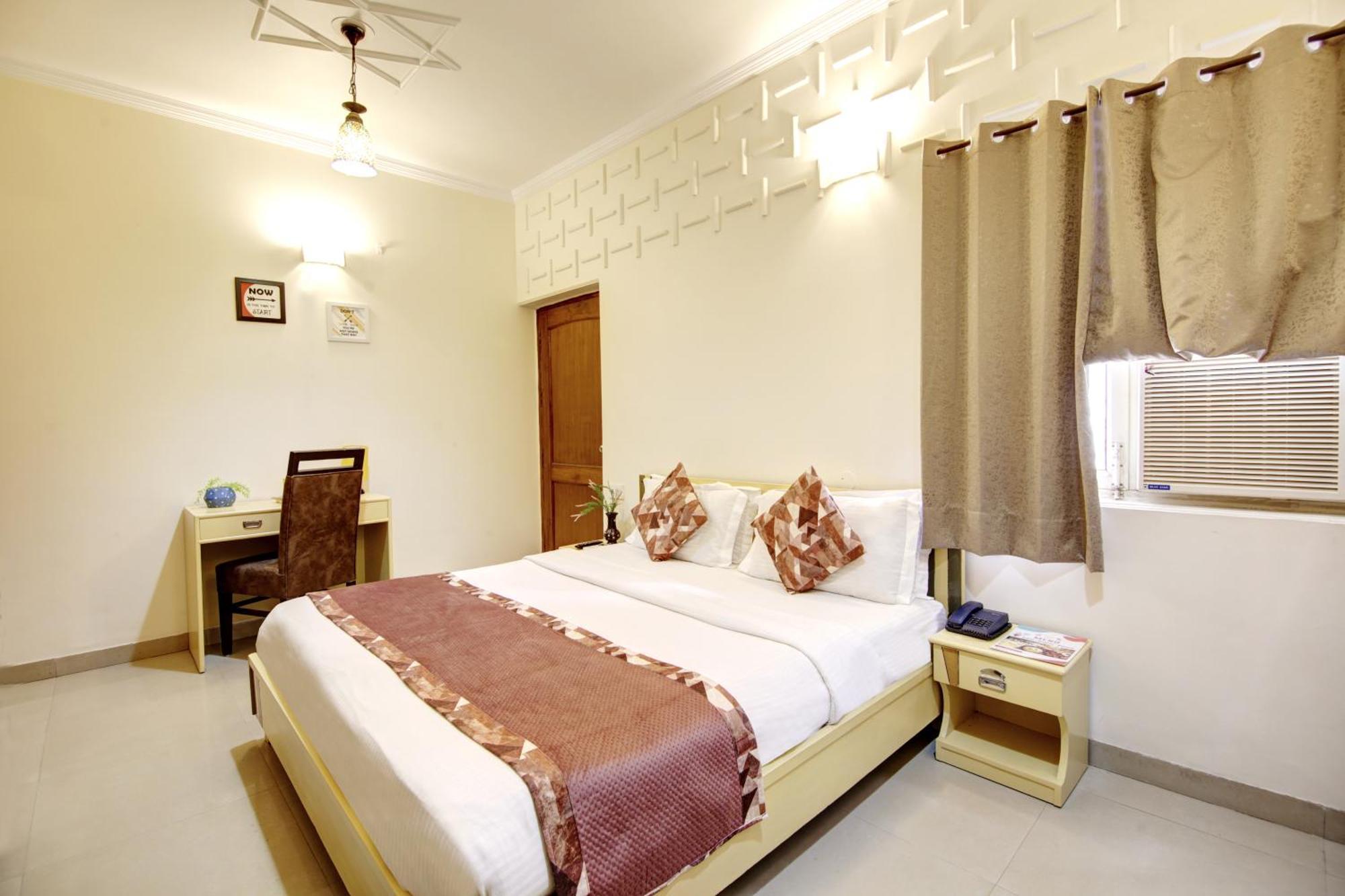 Persona International Karol Bagh Hotel 3*