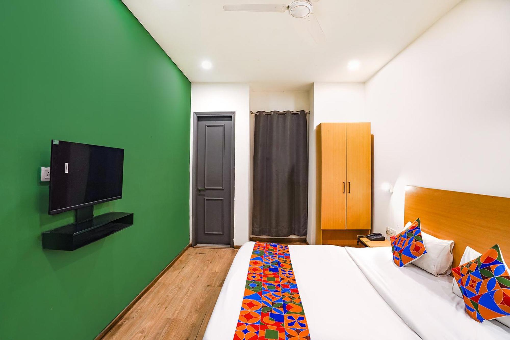 Fabhotel The Luxe Hotel 4*