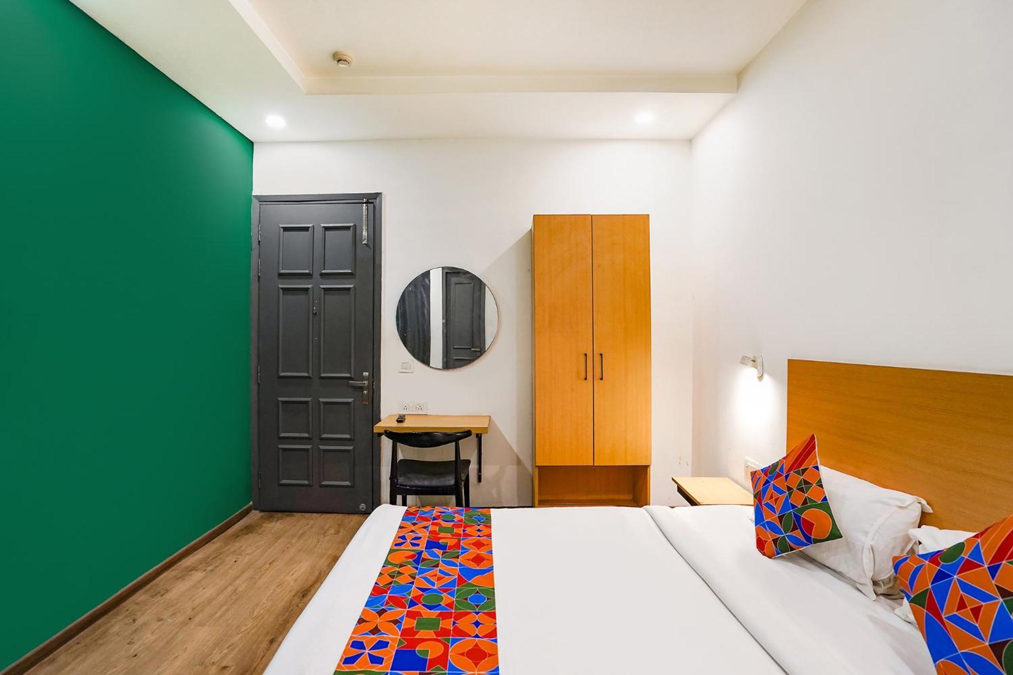 Fabhotel The Luxe Hotel New Delhi