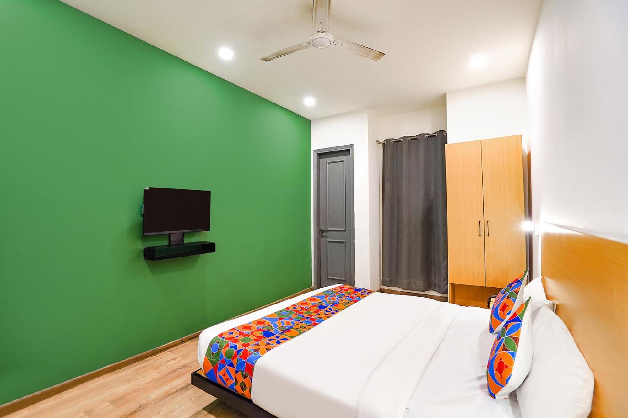 Fabhotel The Luxe