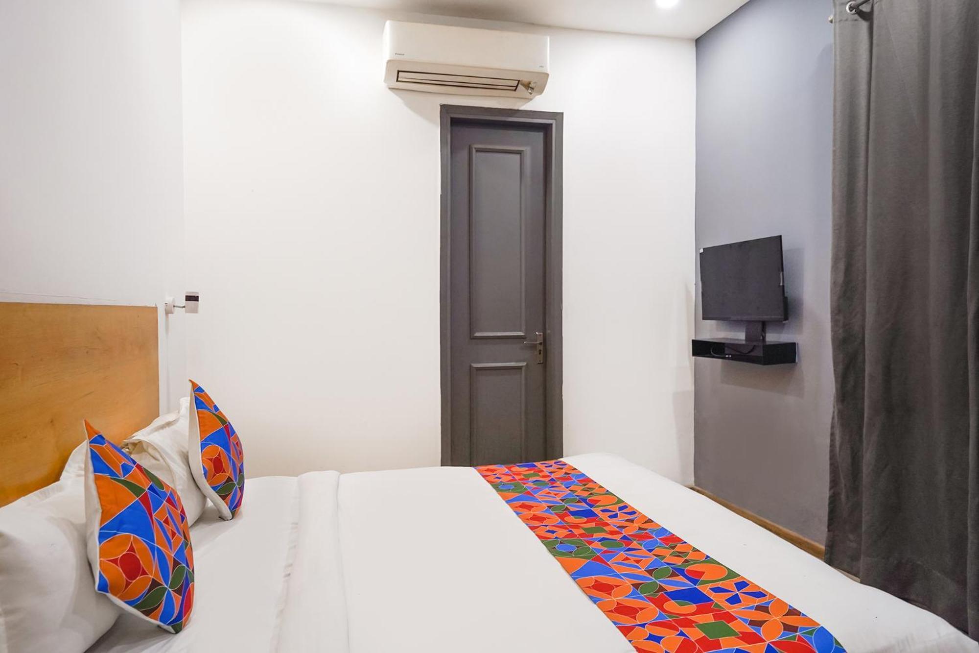 Fabhotel The Luxe Hotel New Delhi