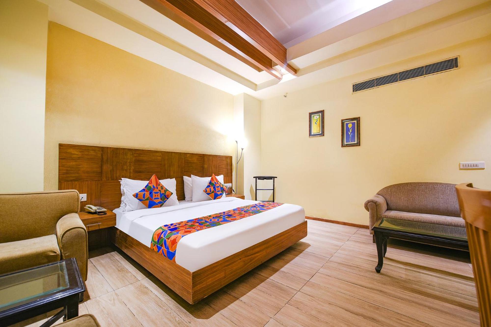 Fabhotel Prime The Western With Swimming Pool 3*