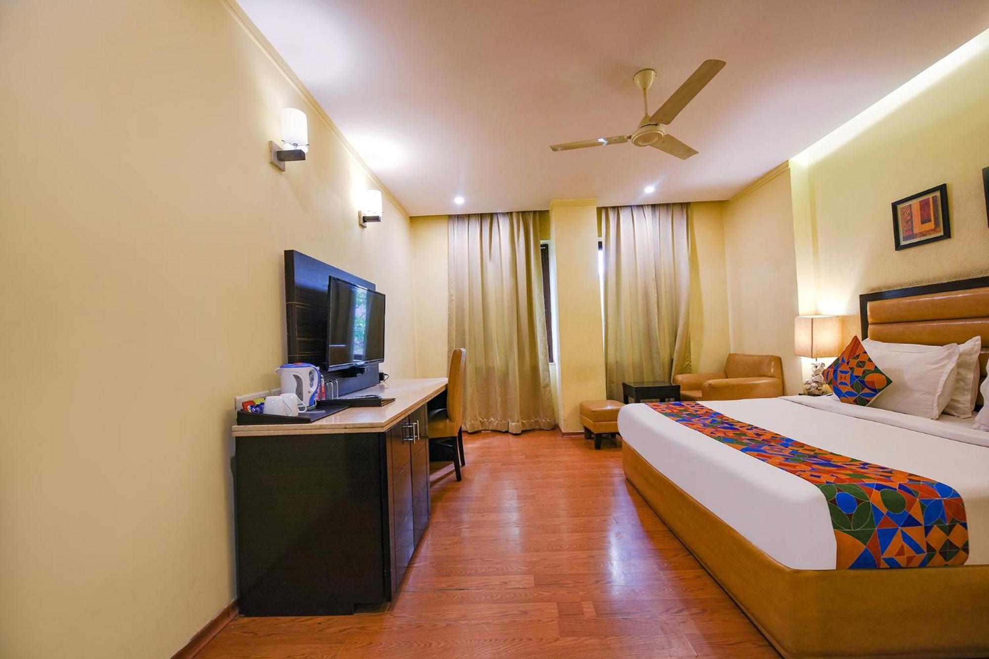 Hotel Fabhotel Prime The Western With Swimming Pool New Delhi