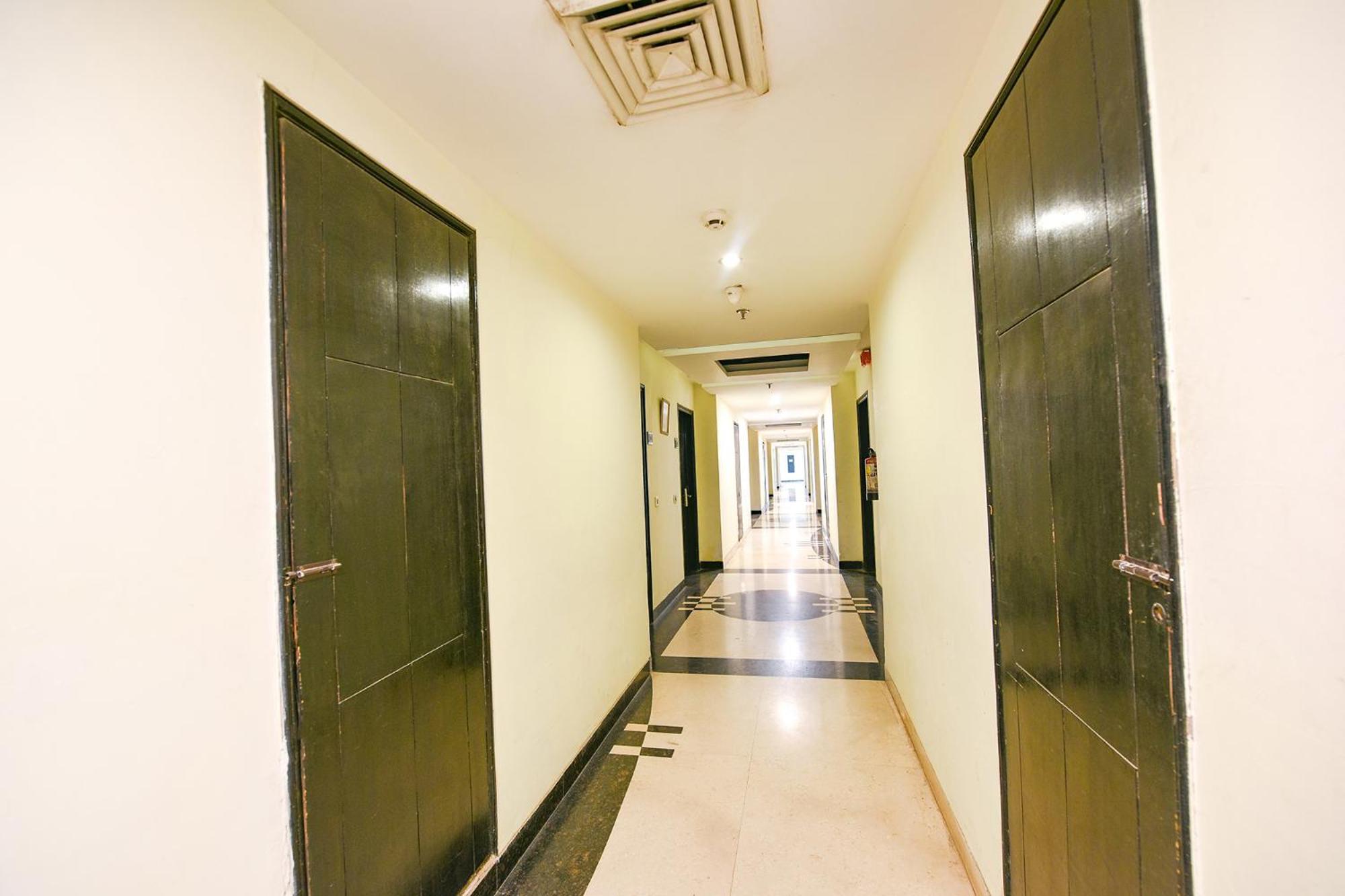 Fabhotel Prime The Western With Swimming Pool