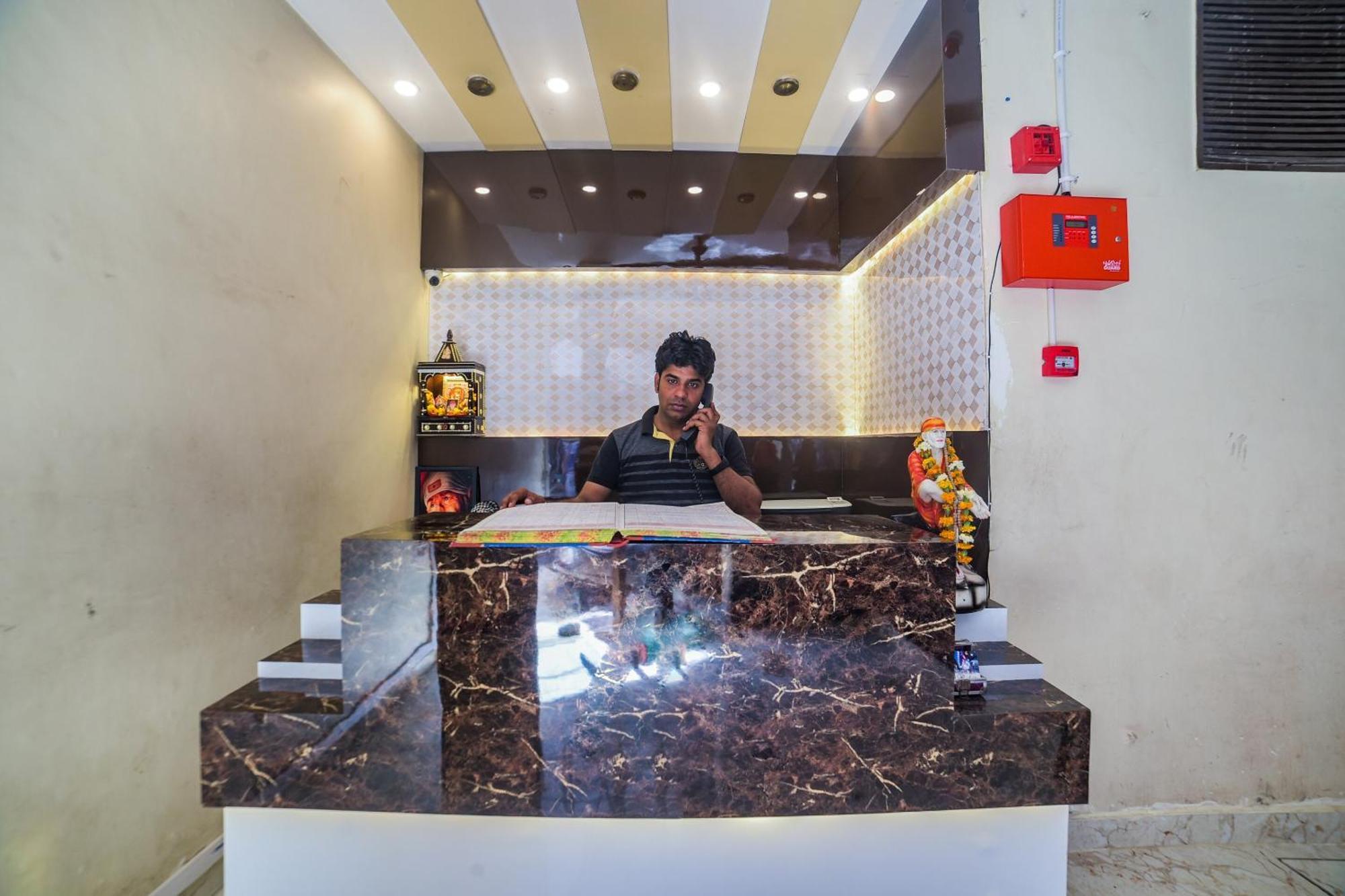 Oyo Flagship Rohit Dx Near Jama Masjid