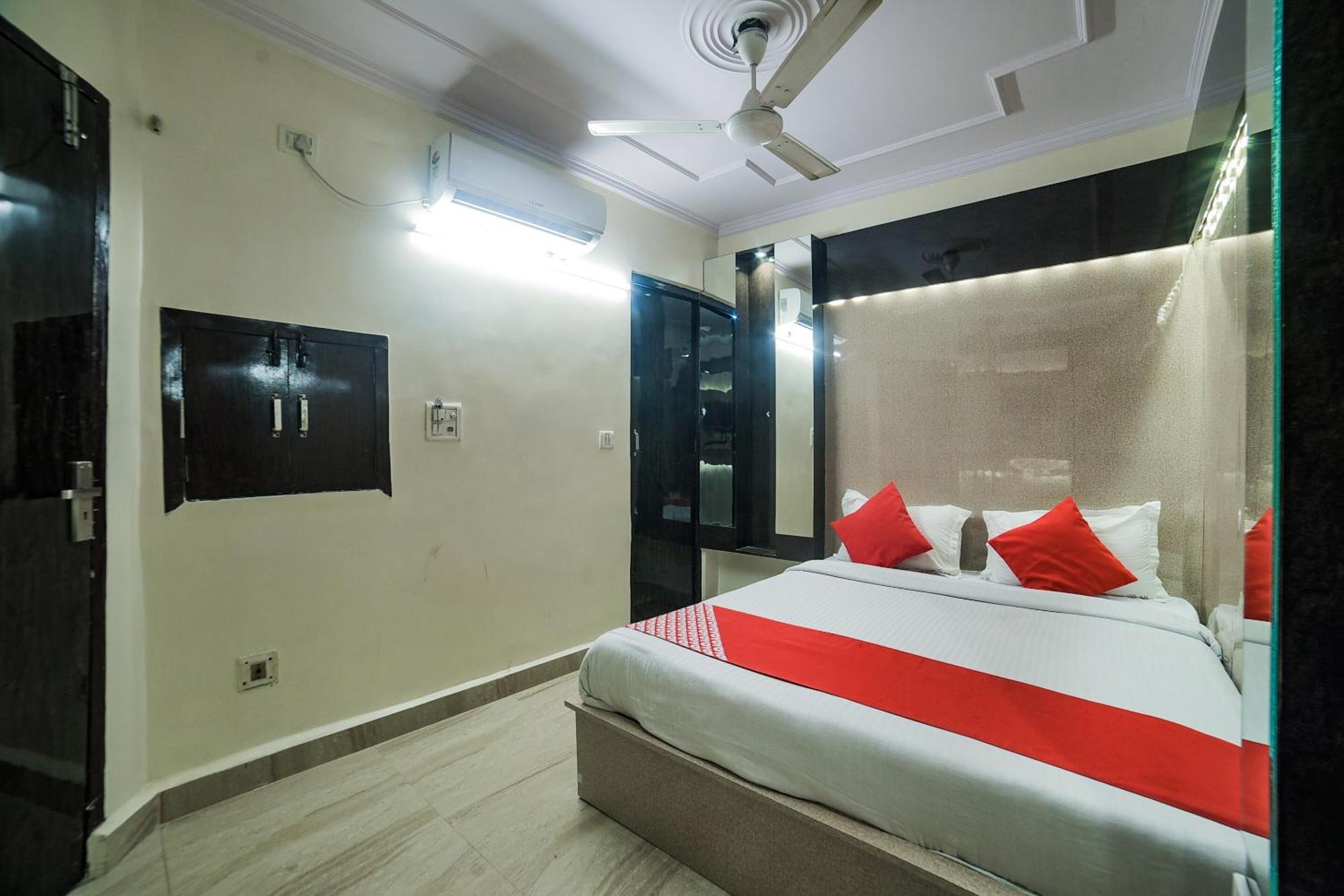 Hotel Oyo Flagship Rohit Dx Near Jama Masjid New Delhi