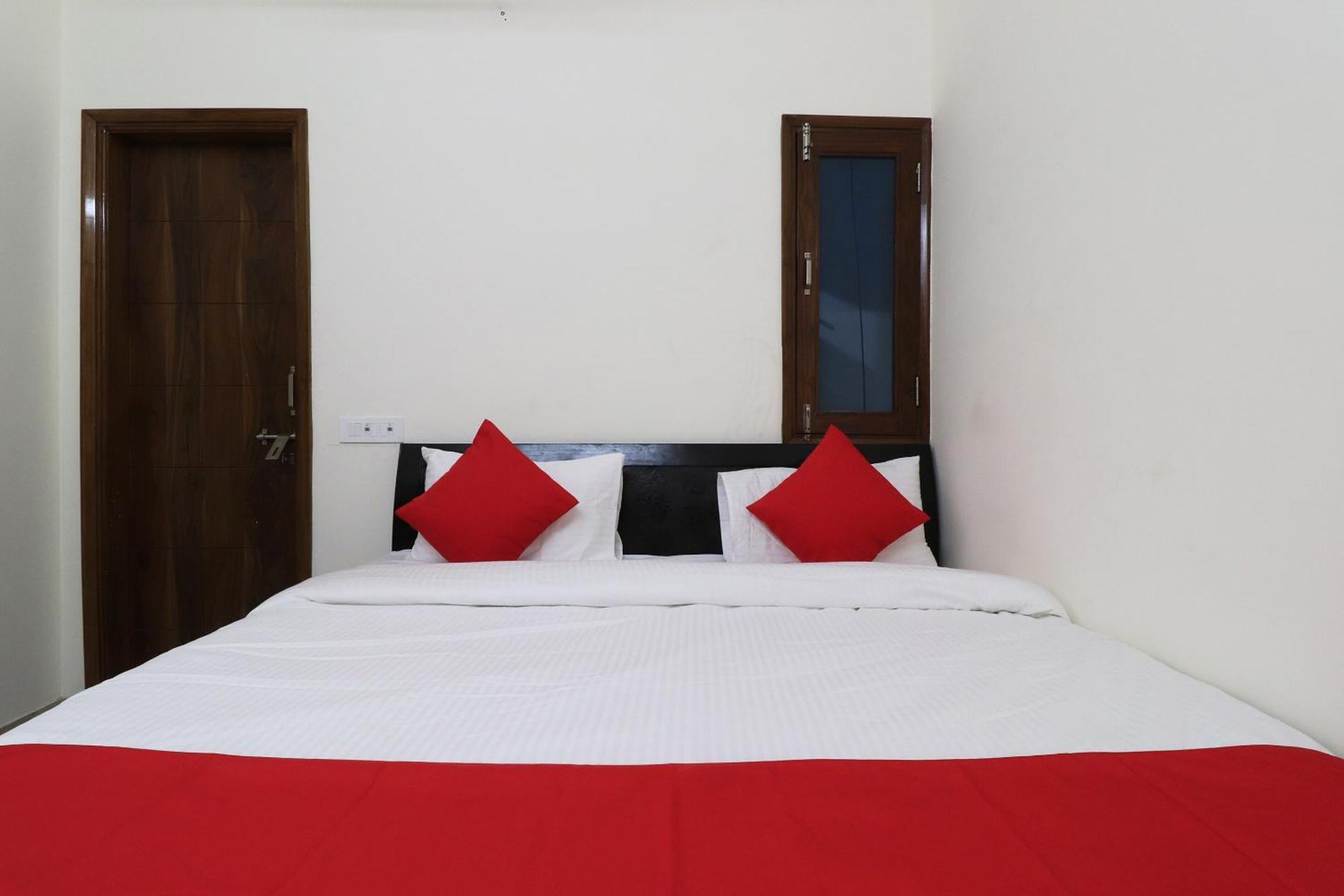 Hotel O Royal King Deluxe
