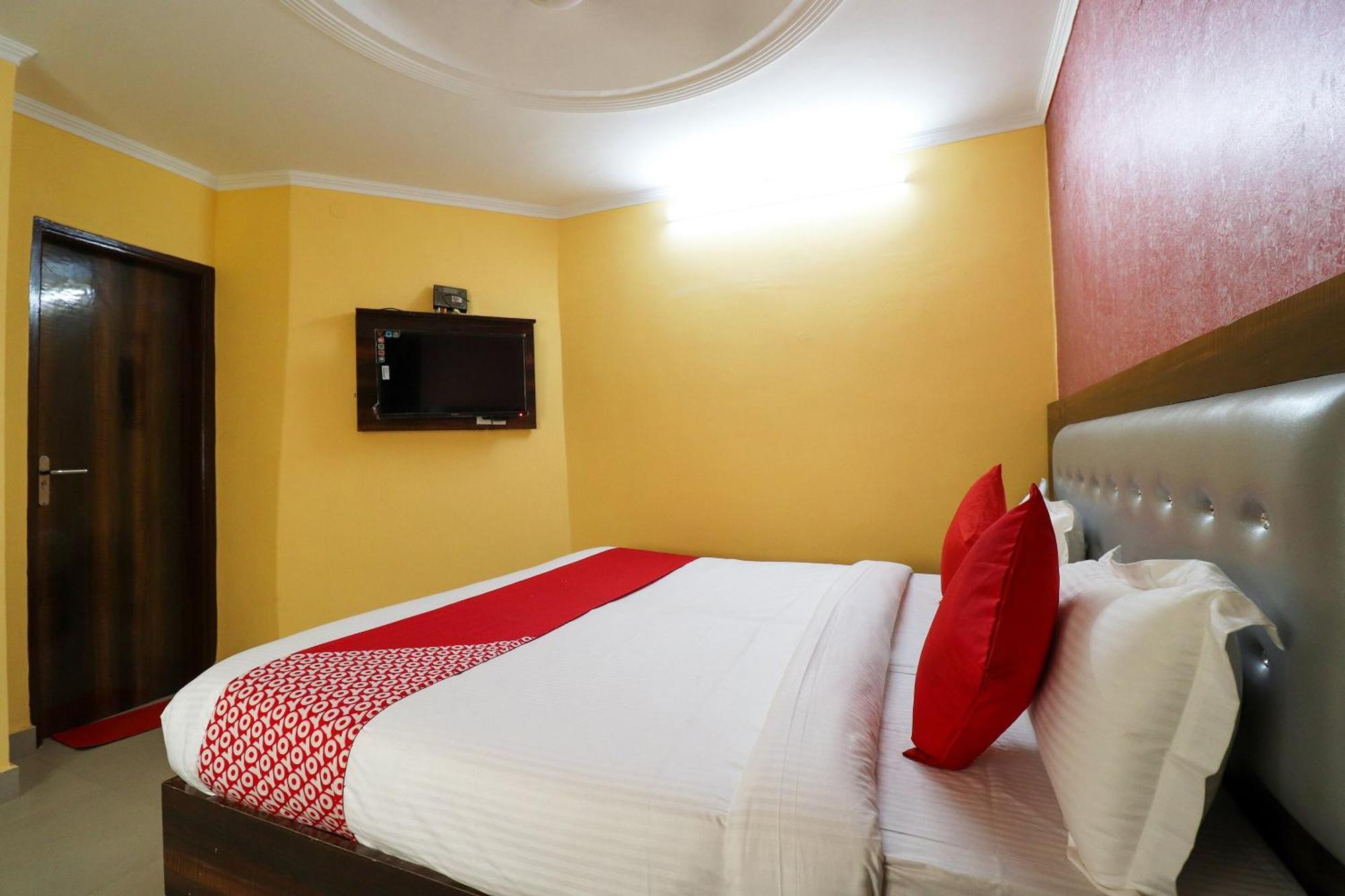 Hotel O Royal Orbit Near Delhi Airport