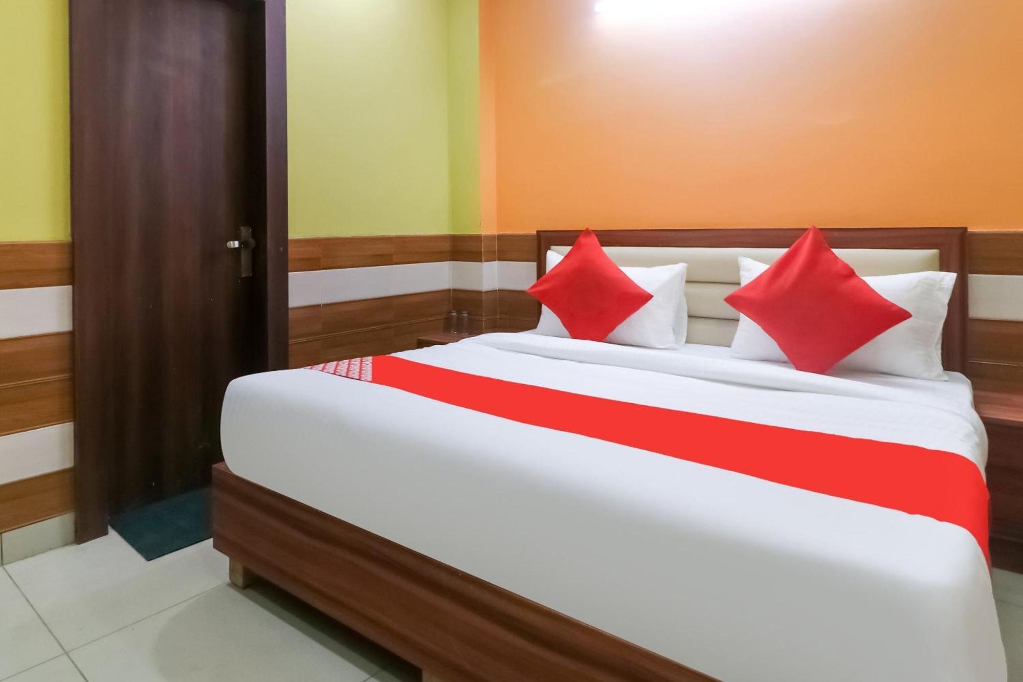 O Mayur Plaza Hotel 3*