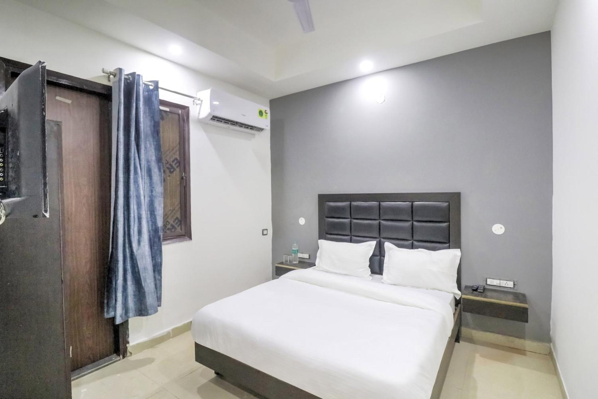 Collection O Mahavir Enclave Near Dashrath Puri Metro Station Hotel 3*