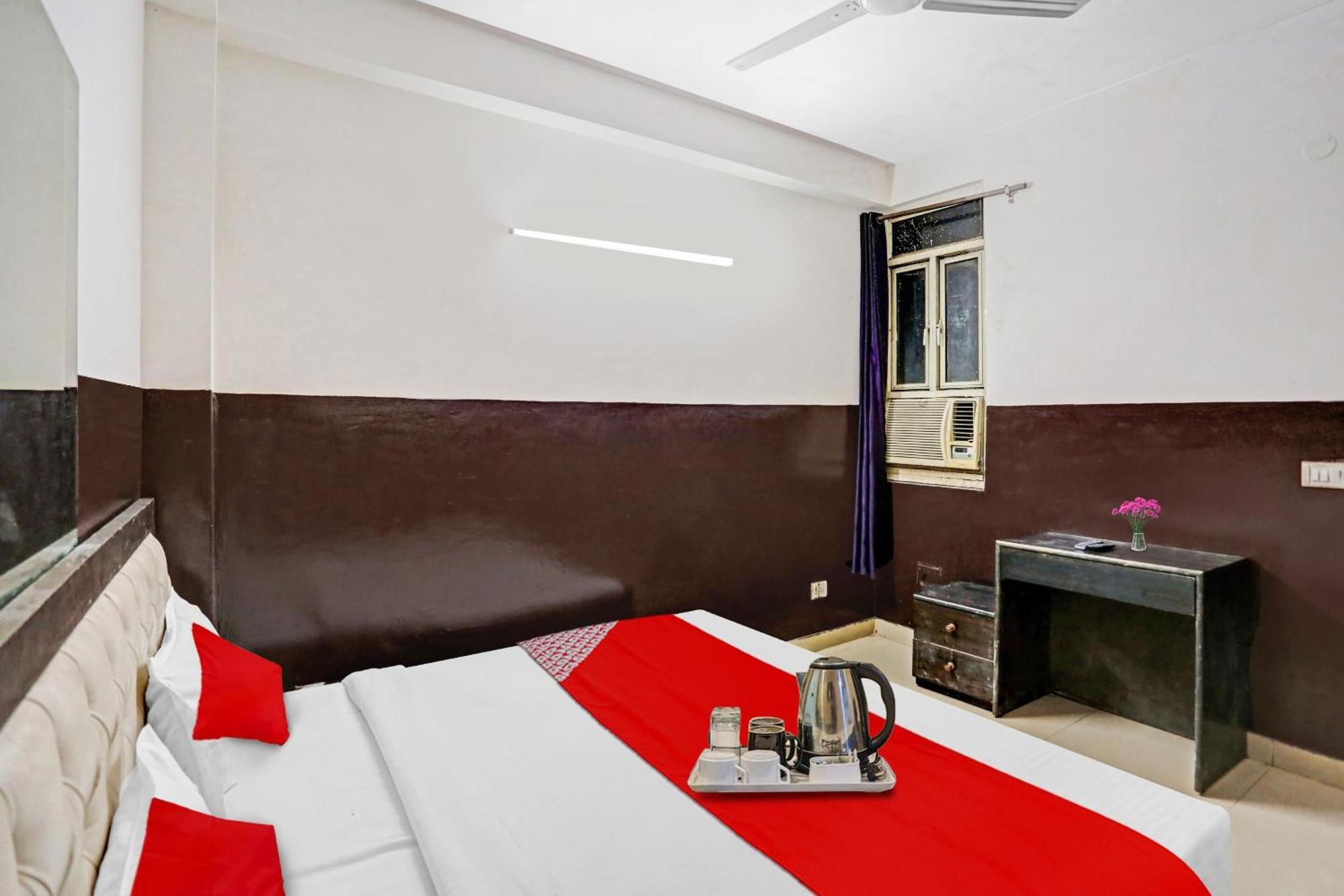 O Ss Paradise Hotel 4*