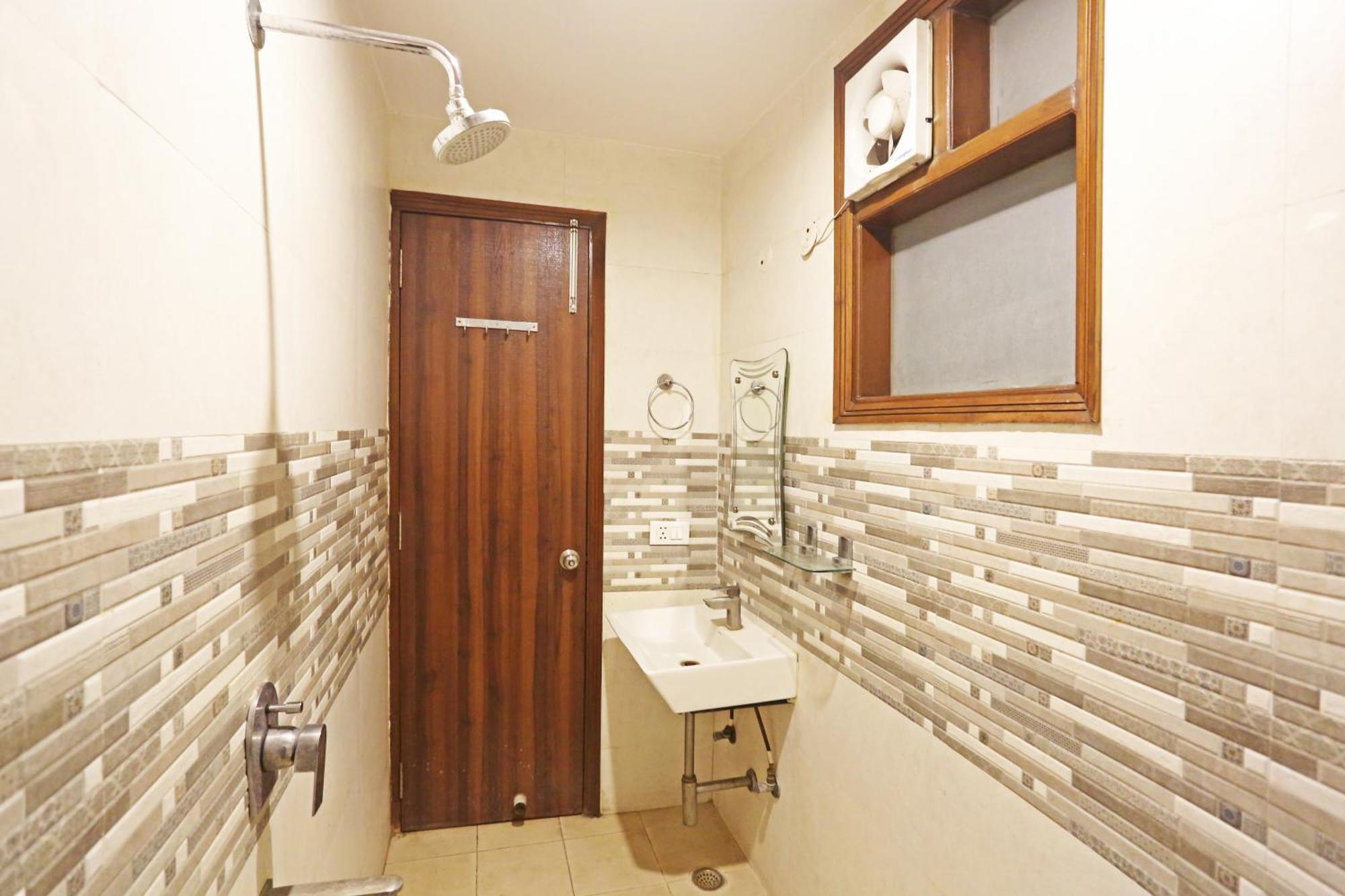Hotel Red Stone Mahipalpur