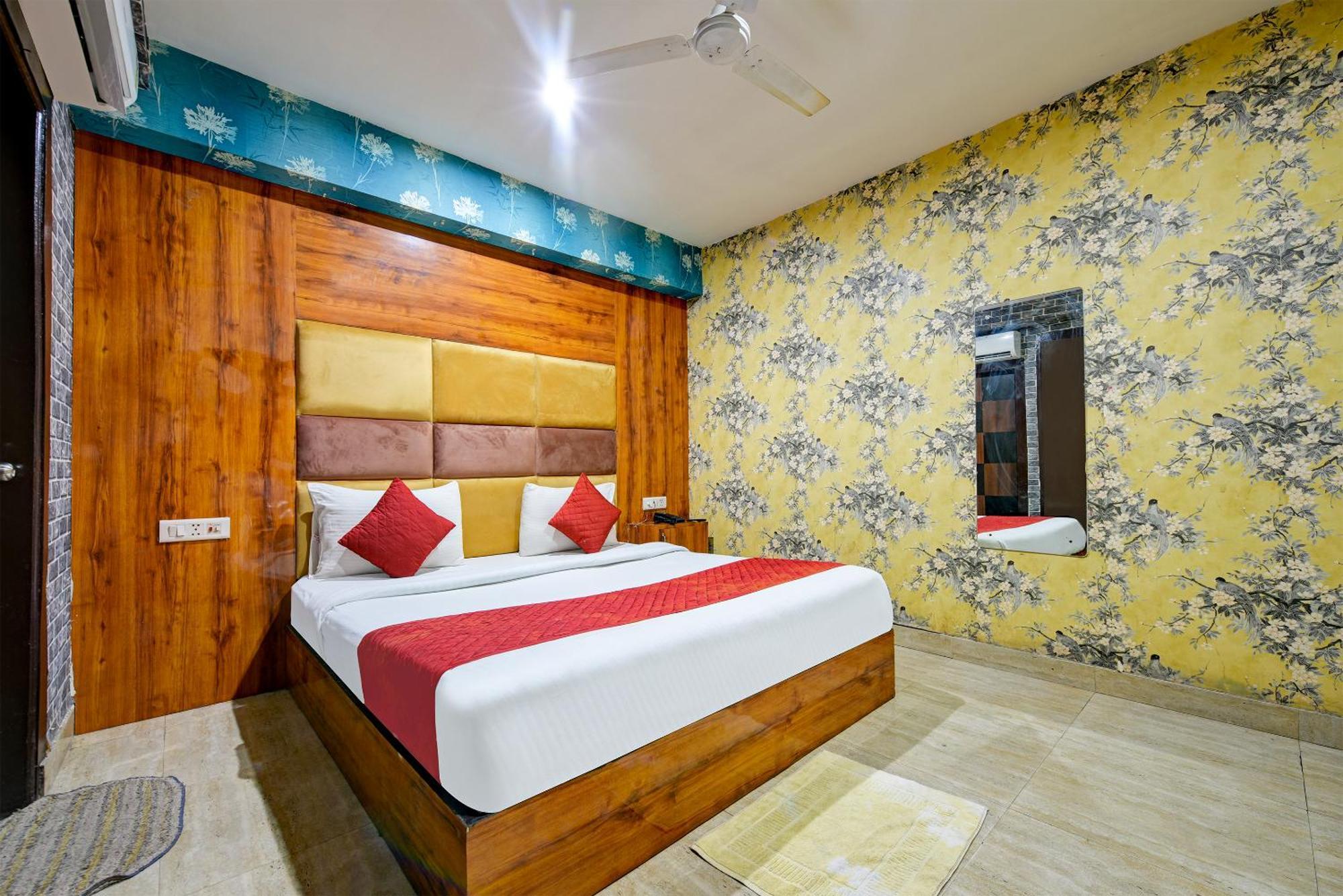 Hotel Ark View - Near Delhi Airport
