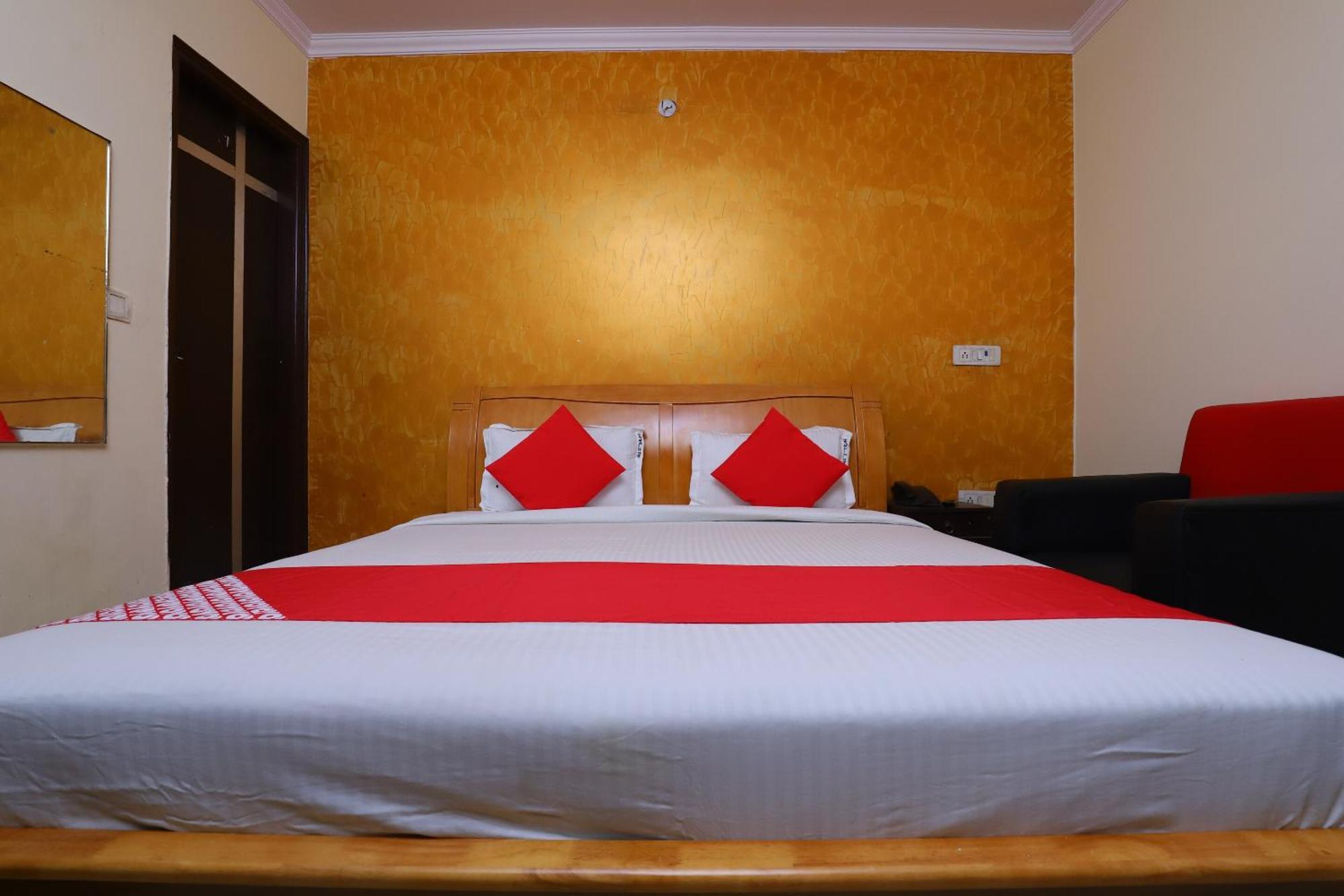 O J Joy 3* New Delhi