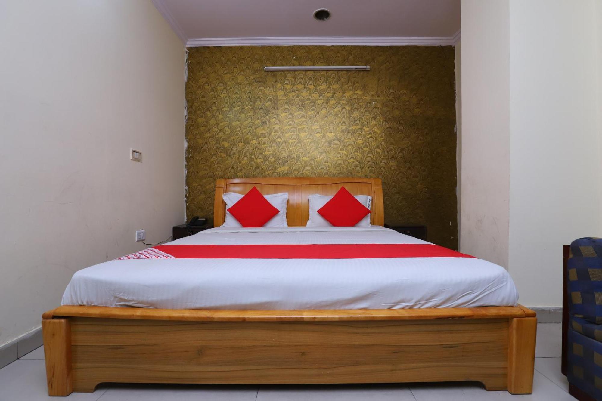 O J Joy Hotel