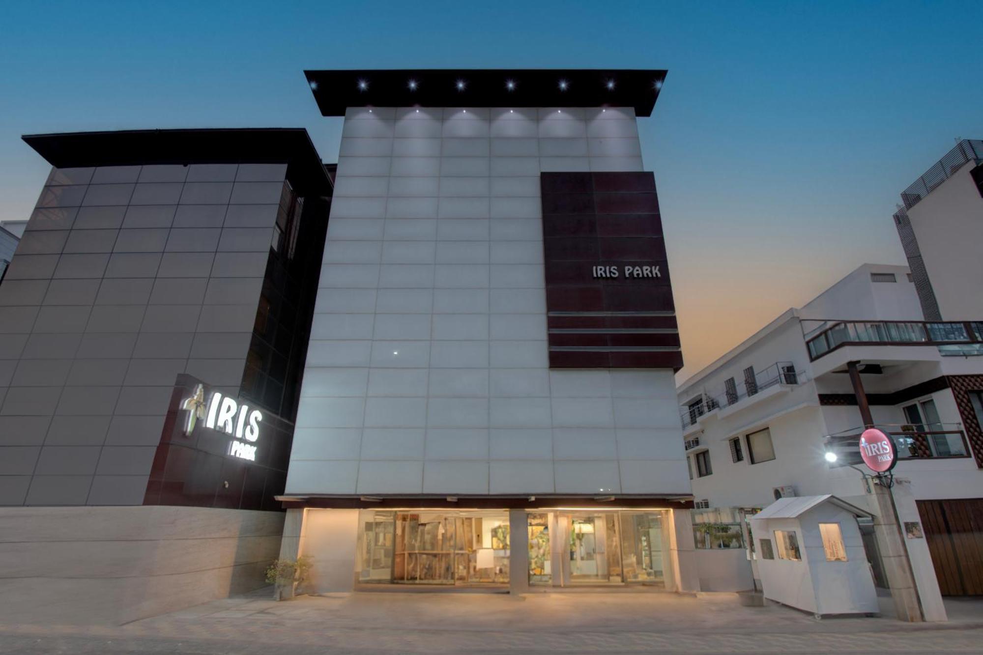 Hotel Iris Park *