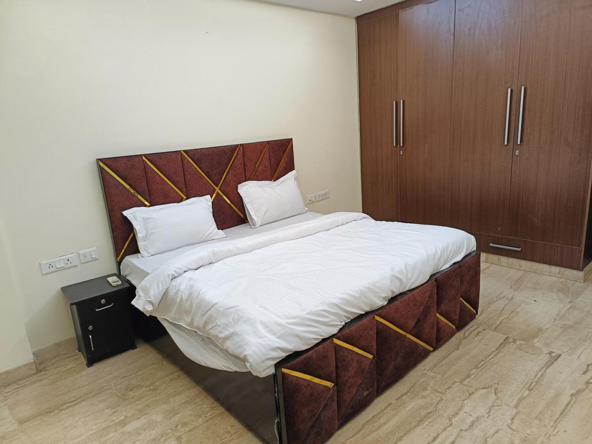 Hotel Greenleaf And Suites, Greater Kailash 1 3*