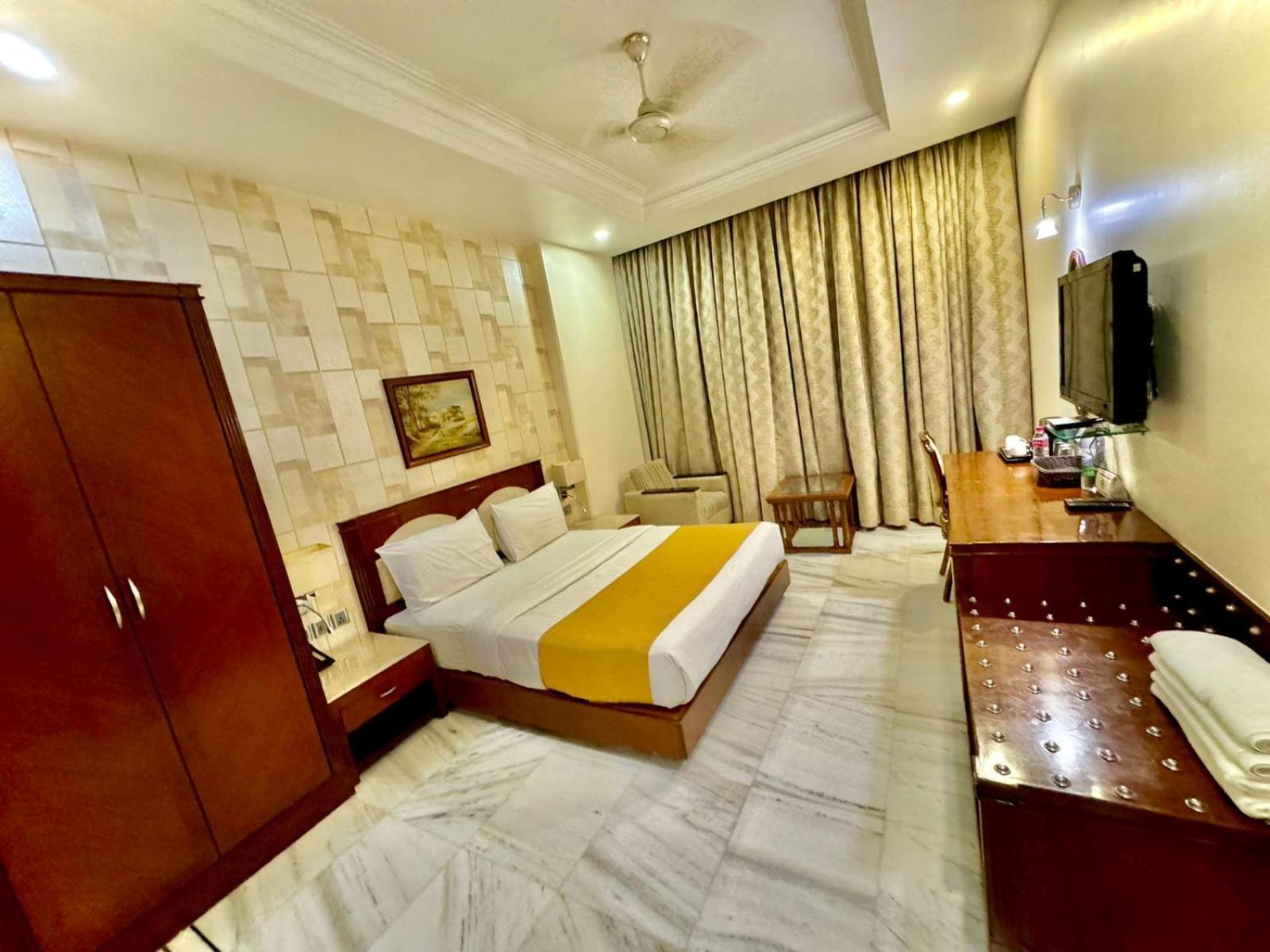 Florence Inn, Karol Bagh, New Delhi, 2 Min From Metro Delhi (National Capital Territory of India)