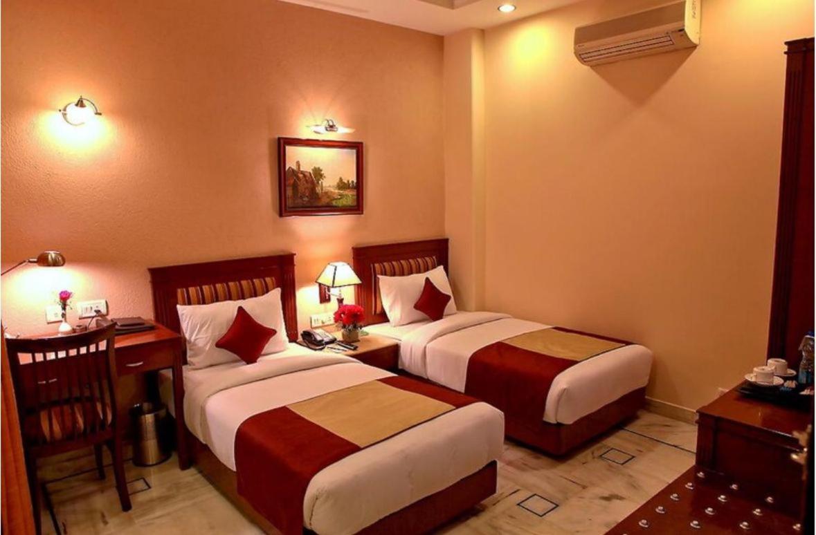 Florence Inn, Karol Bagh, New Delhi, 2 Min From Metro Hotel