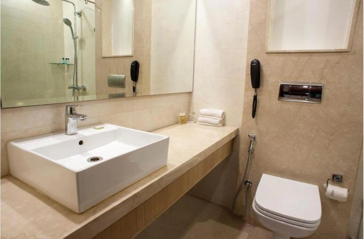 Florence Inn, Karol Bagh, New Delhi, 2 Min From Metro Hotel